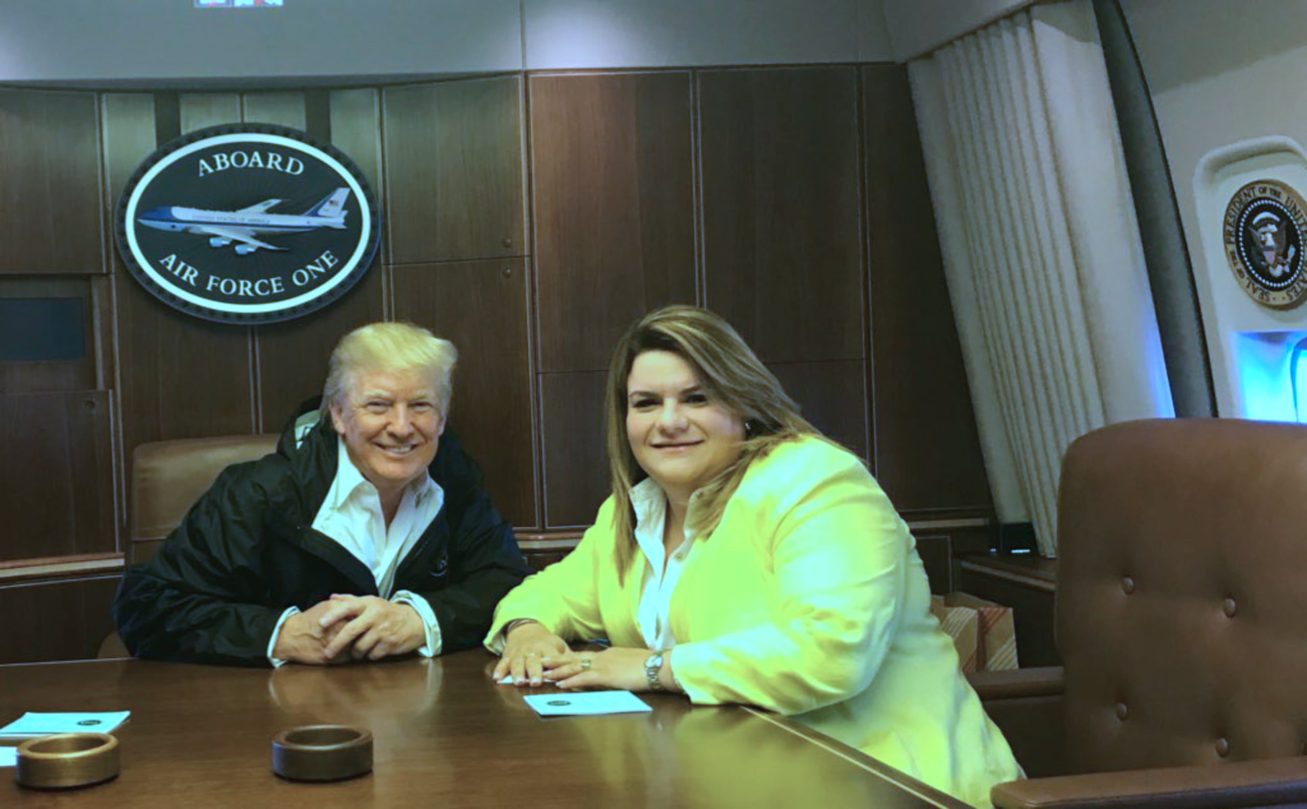 En el 2020, Jenniffer González junto al presidente Donald Trump.