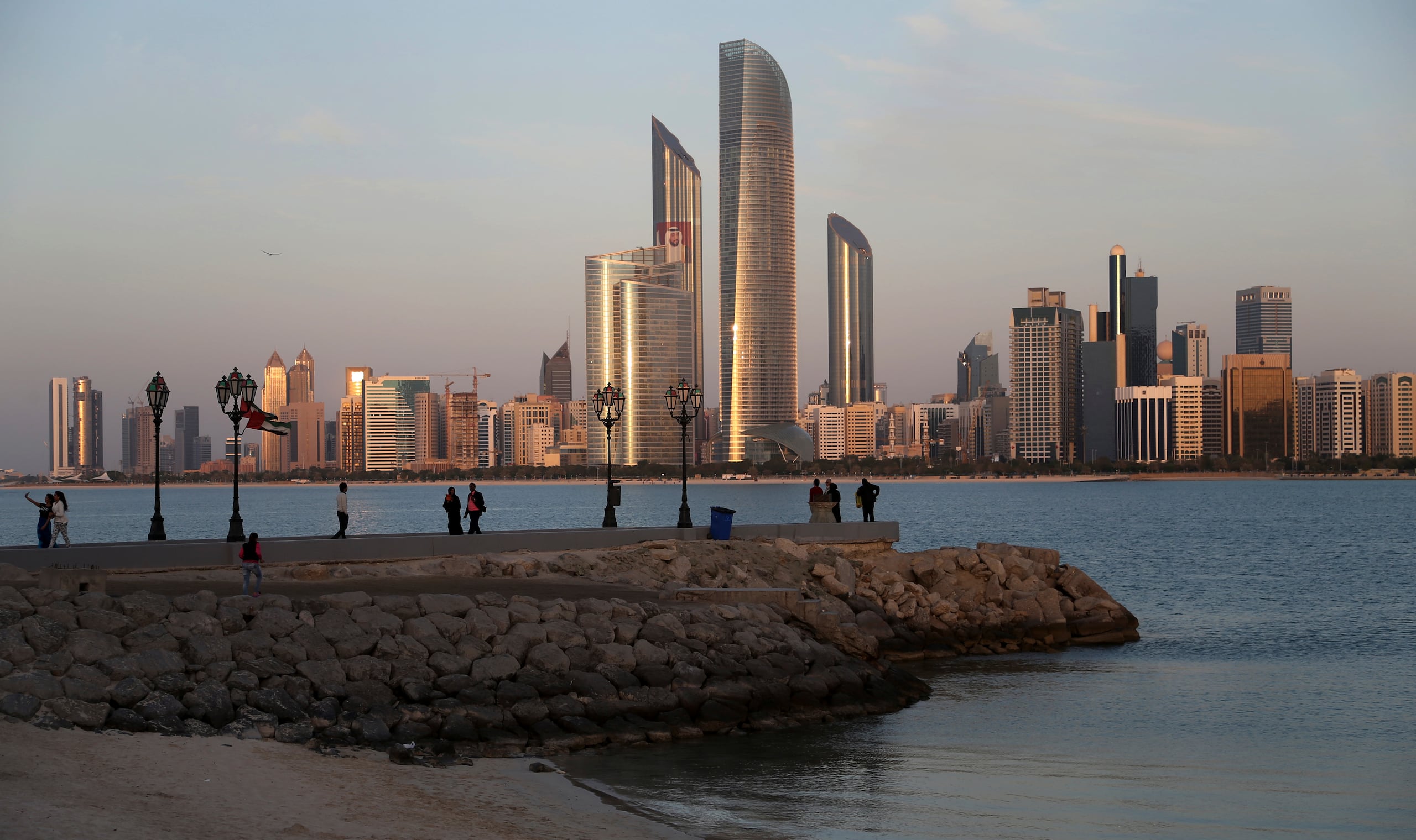 Una vista de Abu Dabi en los Emiratos Árabes Unidos el 14 de enero del 2015. (AP foto/Kamran Jebreili)