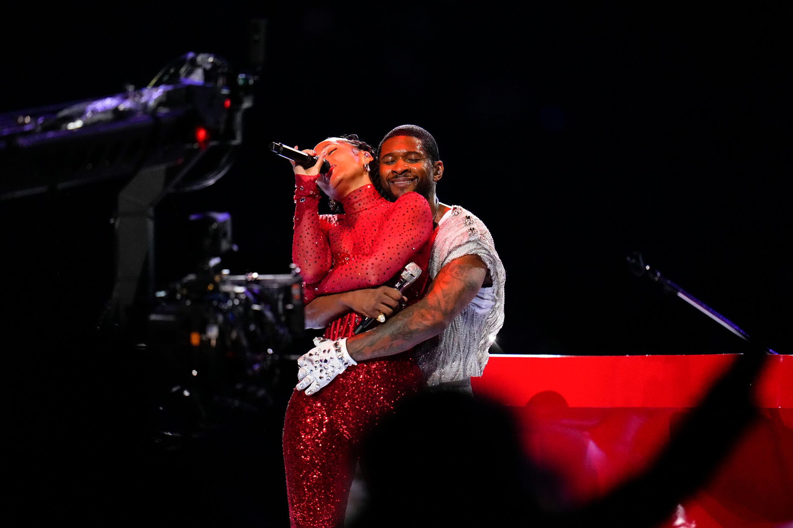 Swizz continuó elogiando a los famosos: “Felicidades @usher y mi amor @aliciakeys esa canción es un clásico".