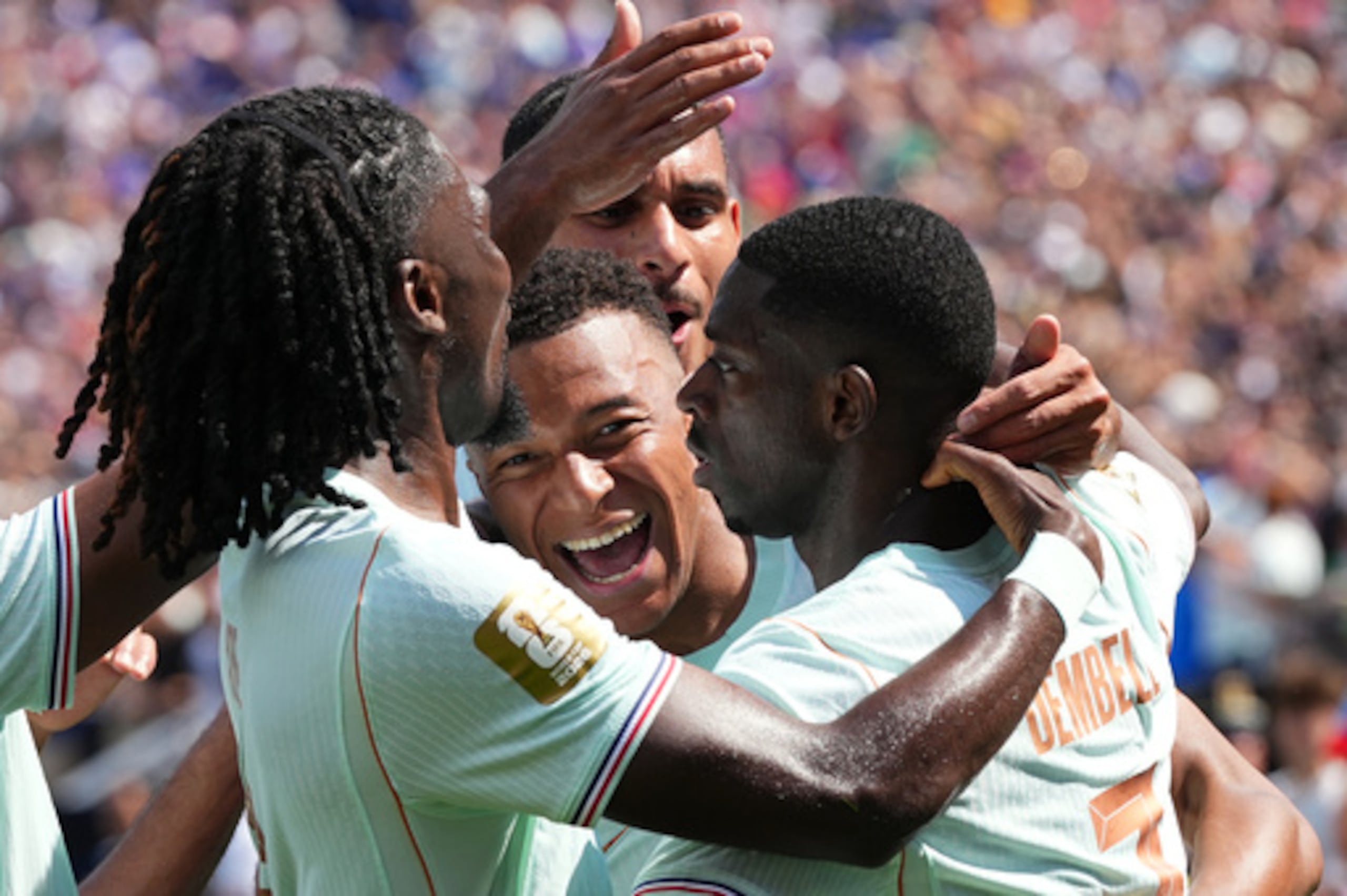 Ousmane Dembélé (a la derecha) celebra tras marcar el tercer gol de Francia en el partido contra Noruega, correspondiente al Grupo I del Mundial, el viernes 26 de junio de 2026, en Foxborough, Massachusetts. (Foto AP/Martin Meissner)
