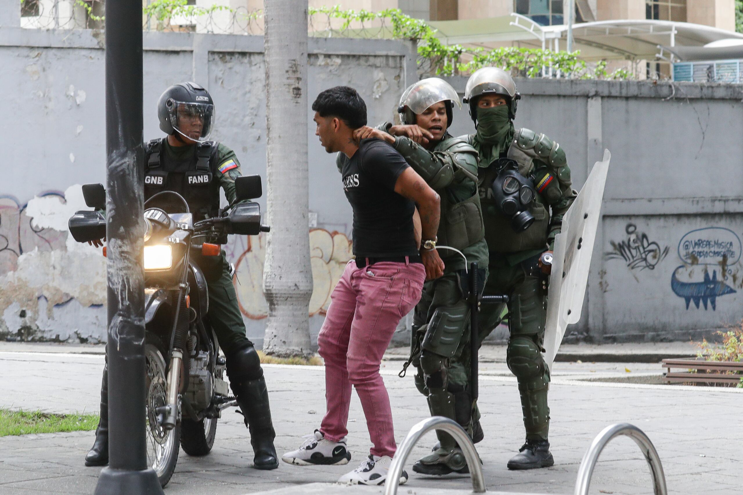 Saab aseguró que que la Fiscalía y el sistema de justicia venezolano "no va(n) a permitir una escalada" que lleve a "embriones de guerra civil".