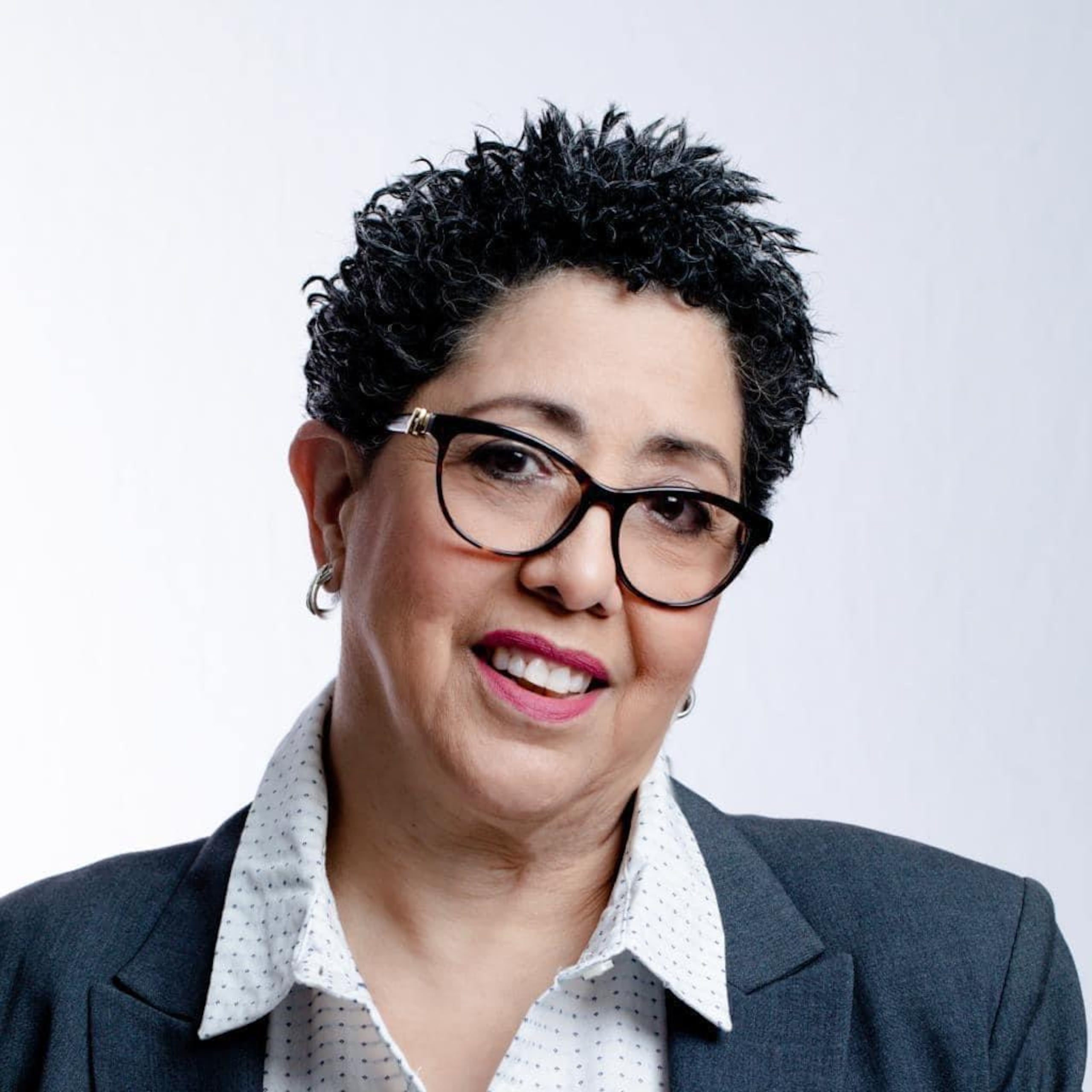 Susan Figueroa González, presidenta del Colegio de Profesionales de Enfermería, favorece el Proyecto del Senado 1239, el cual busca crear la Ley para establecer patrones de personal de enfermería en las instituciones médico-hospitalarias de Puerto Rico.