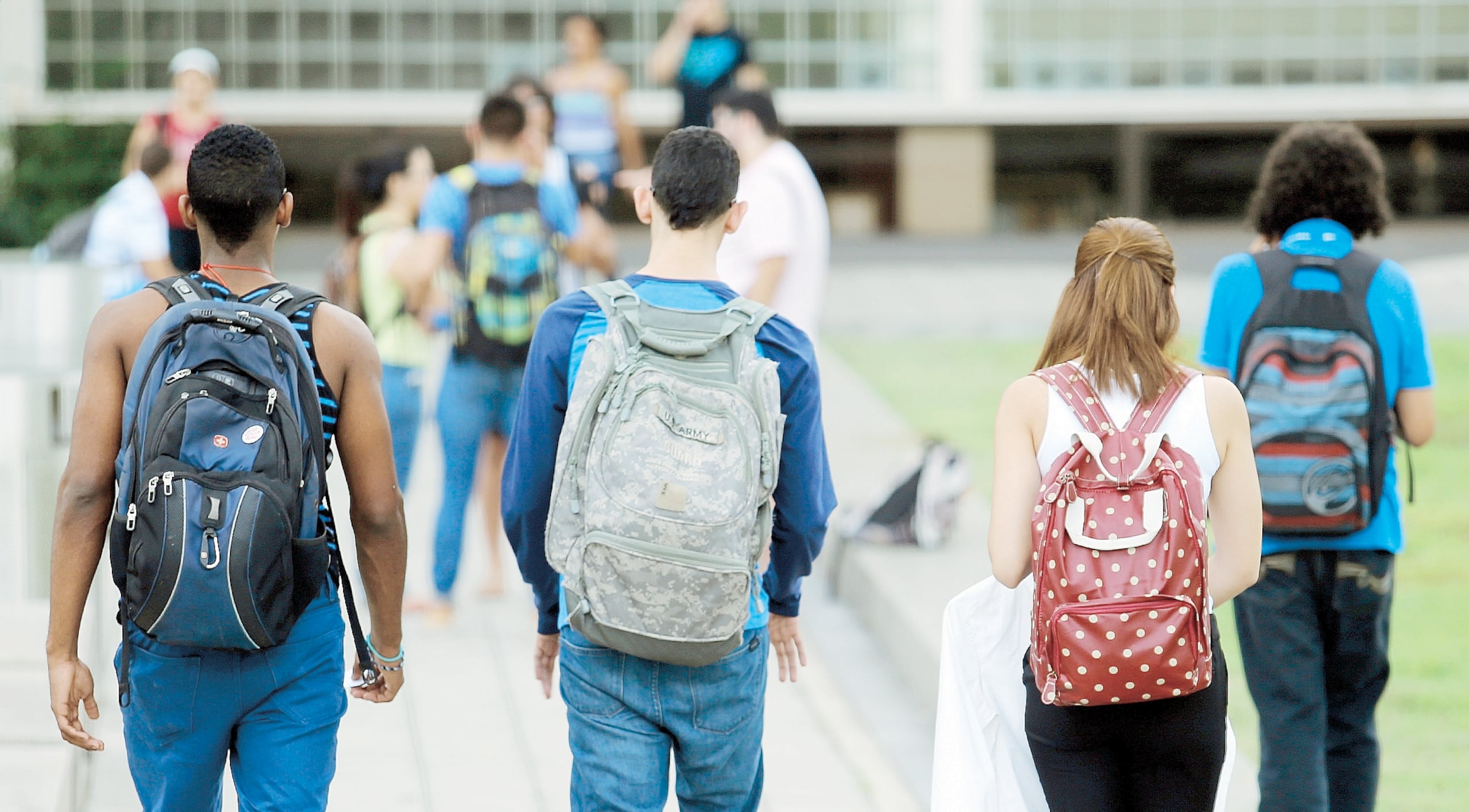 El informe señala que la participación de las mujeres en la educación superior sigue siendo predominante.