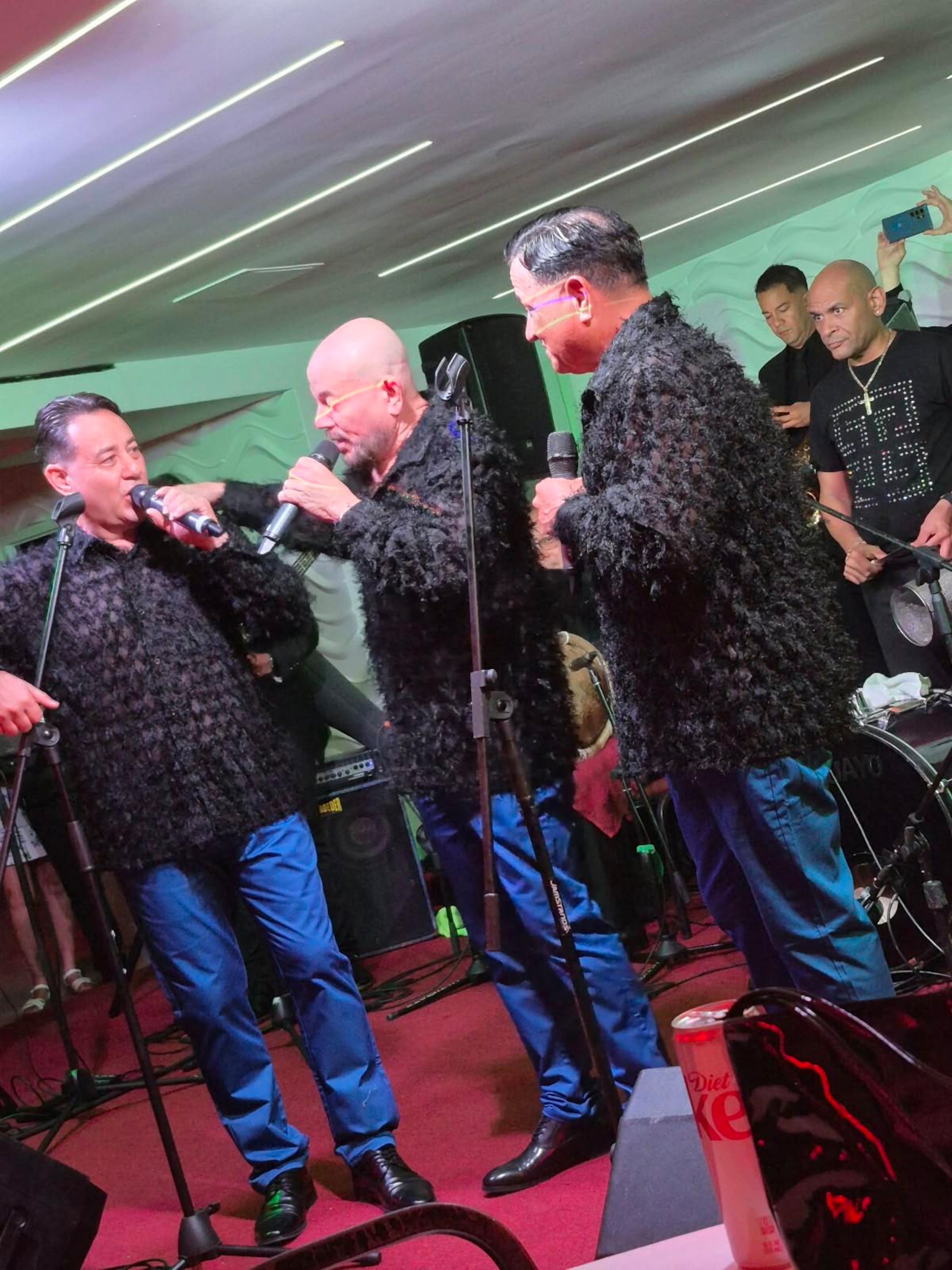 Junny revivió su paso arrollador por Los Sabrosos del Merengue, agrupación a la que perteneció por cinco años y medio.