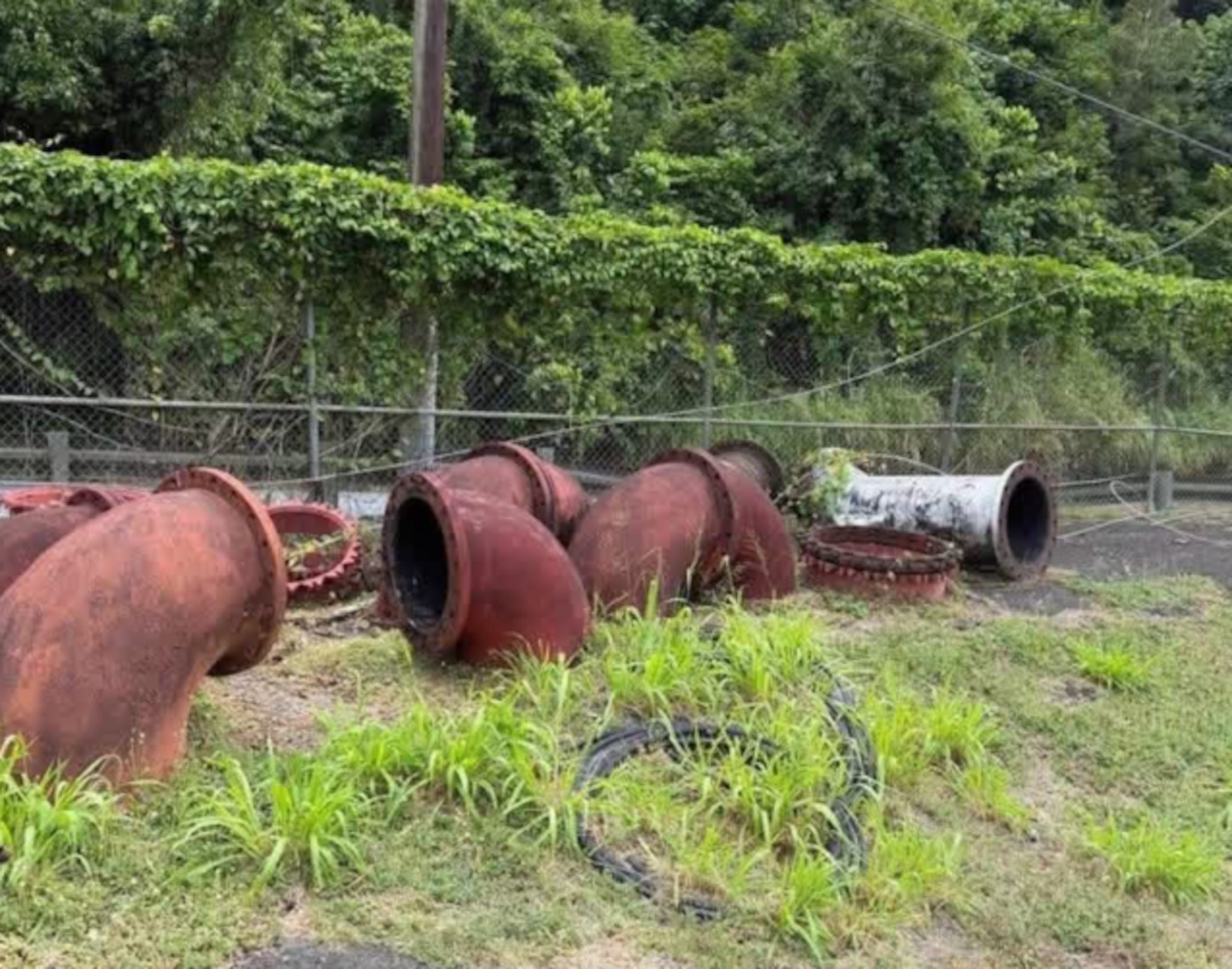 Bombas que fueron abandonadas por 11 años sin ser reemplazadas en la represa Carraízo, según denunció el presidentge de la AAA.