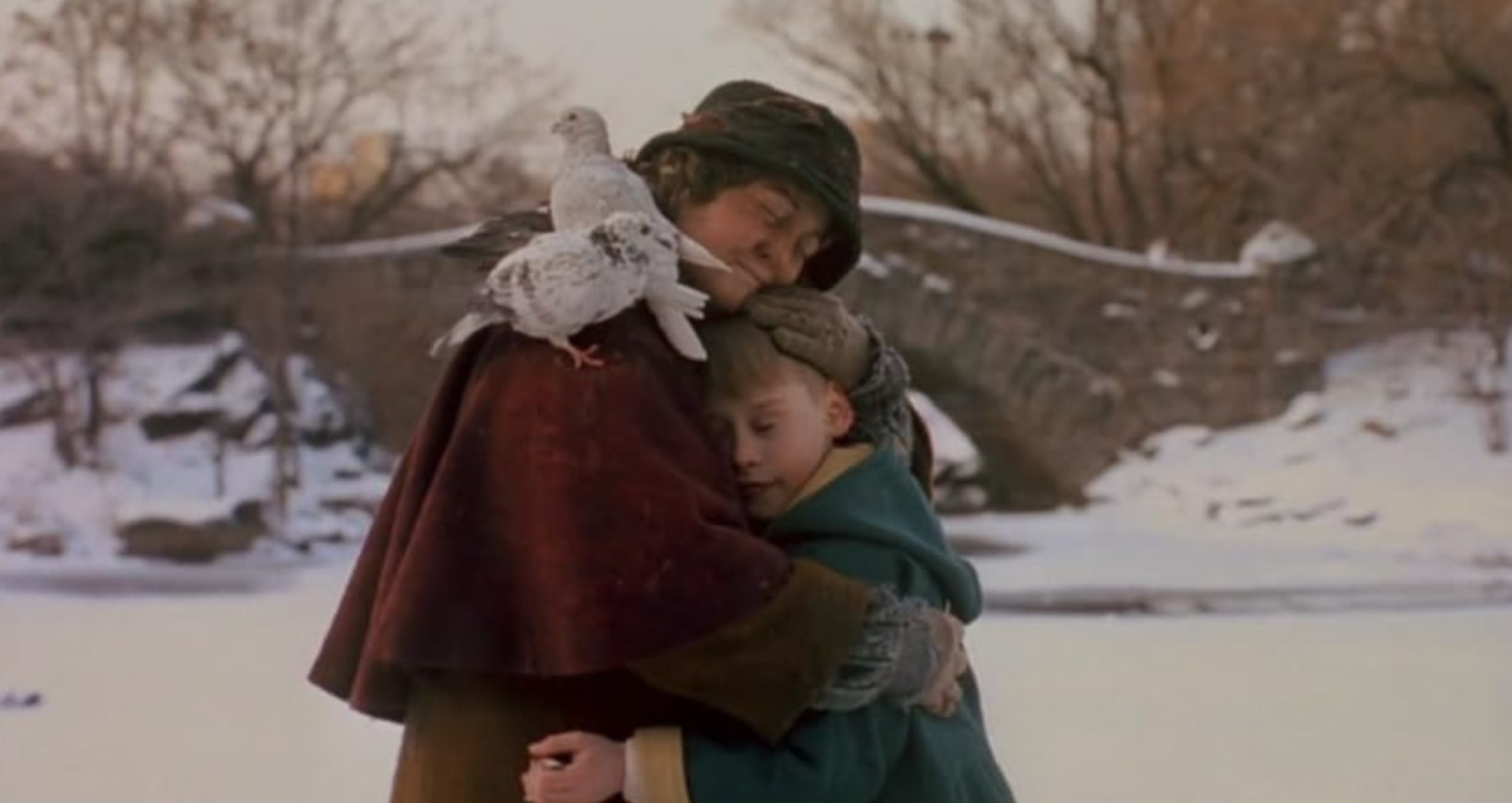 Brenda Fricker en la recordada "señora de las palomas" de "Home Alone 2".