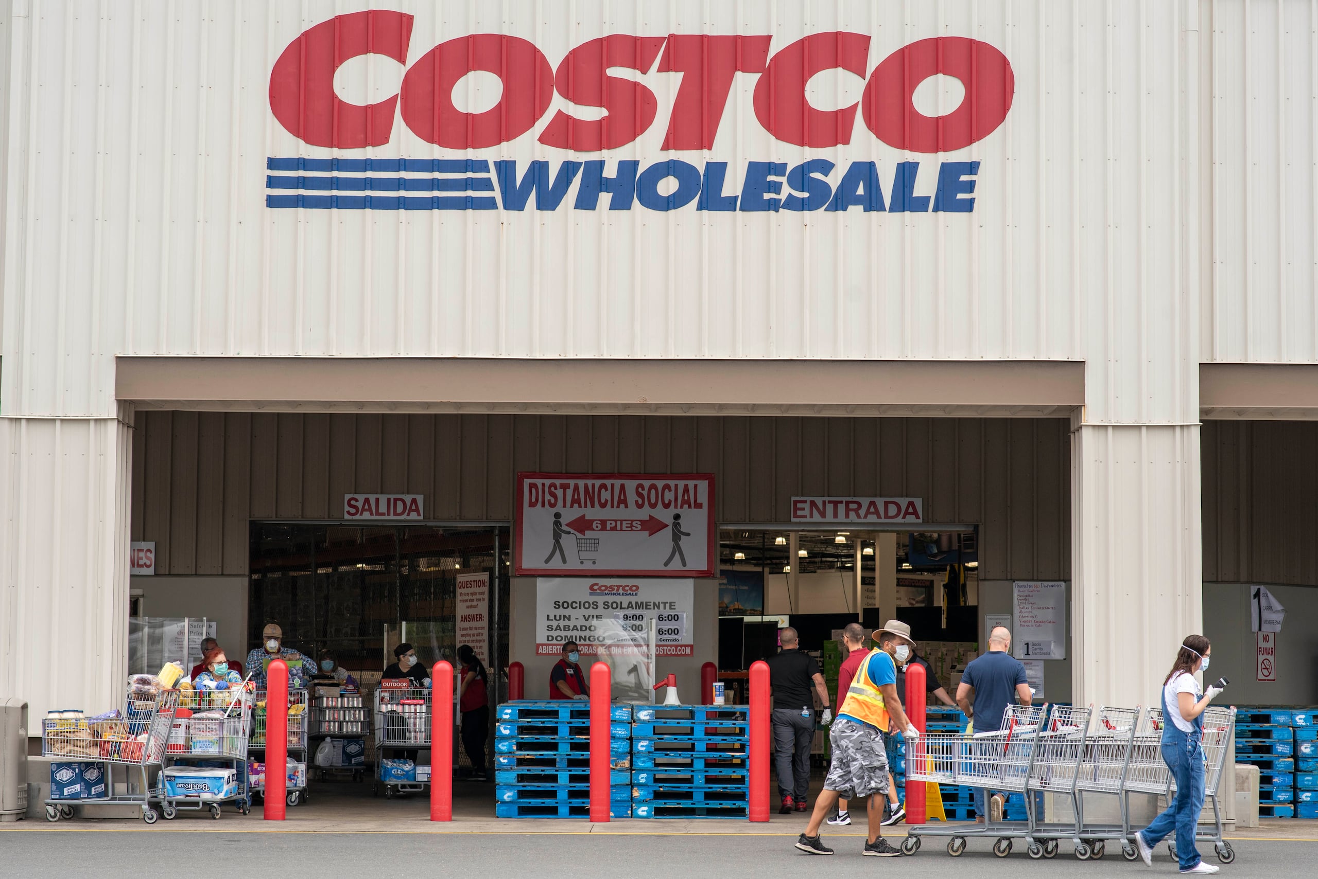 Exterior de la tienda de Costco en Bayamon.
