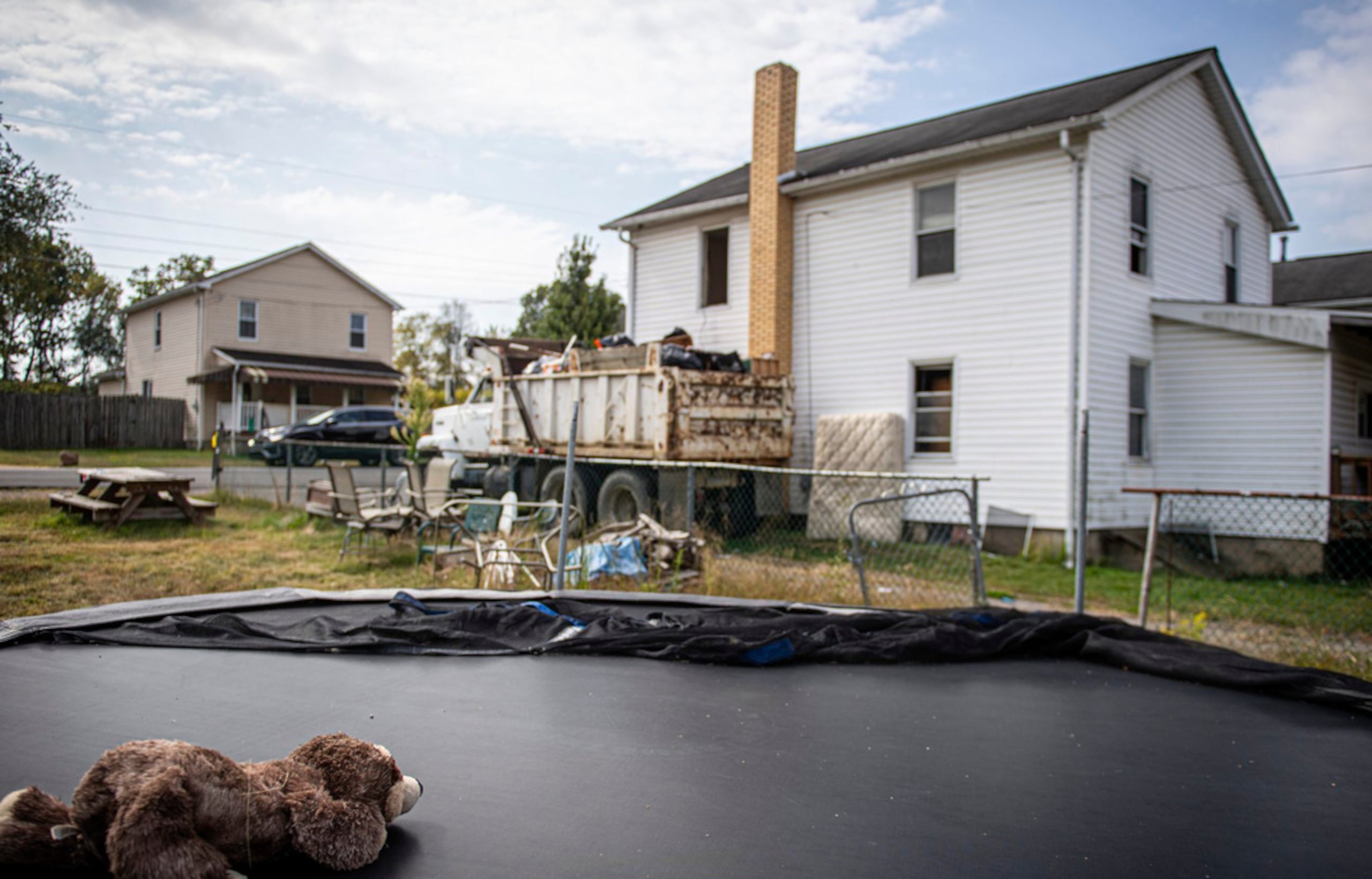 La fachada de una casa se muestra en el área de Freeport, Pensilvania, el viernes 19 de septiembre de 2025, donde vivía Jessica Marie Mauthe, la mujer acusada de homicidio y múltiples cargos por abuso de cadáver.