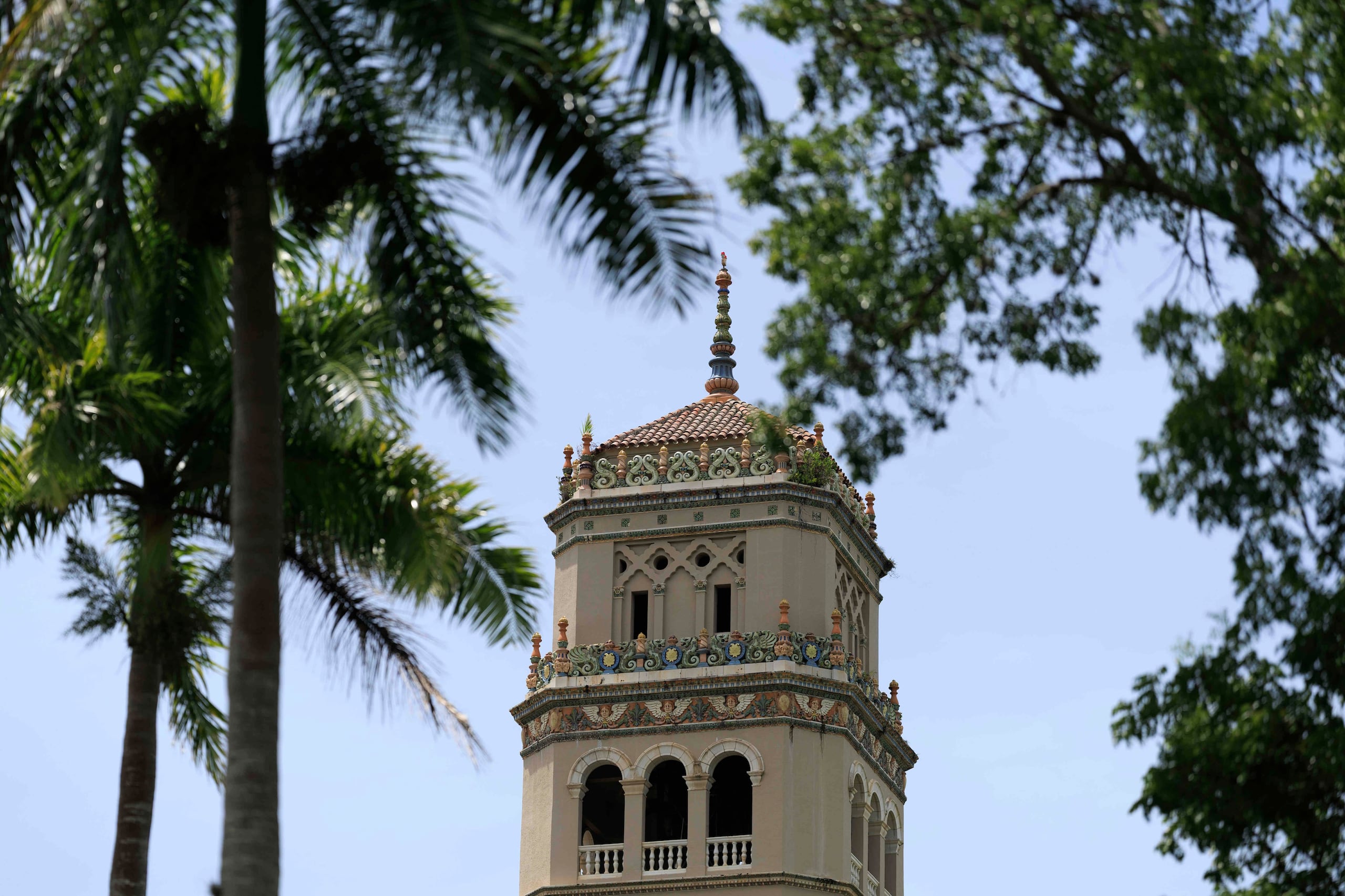 Del comunicado emitido por la funcionaria, no se desprende si se abrirá un proceso de consulta en las unidades afectadas para elegir los nuevos rectores.