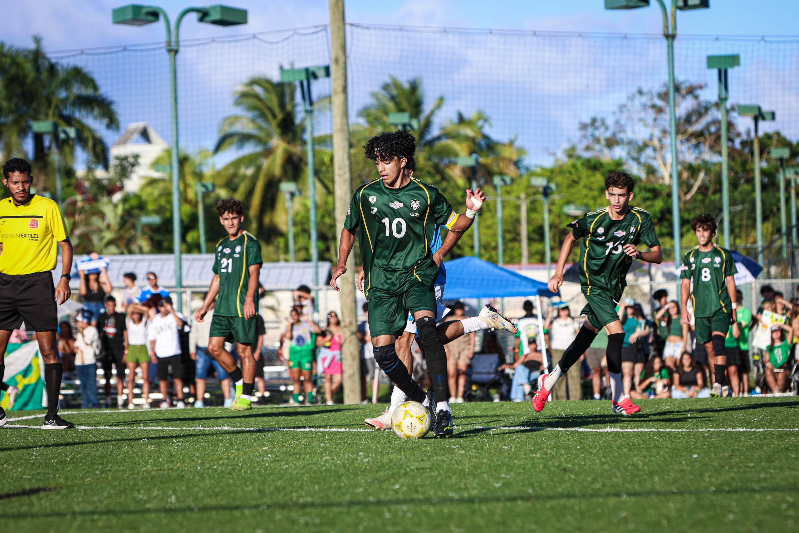Jugadores de Cedin durante la semifinal.