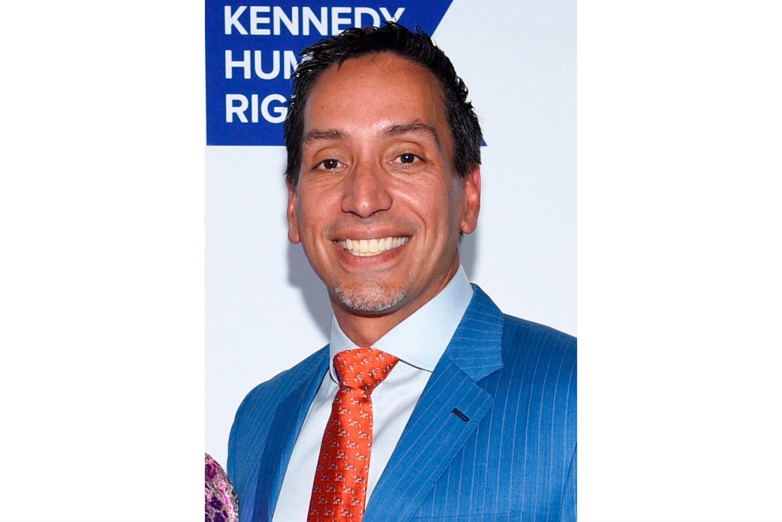 José E. Feliciano posa tras recibir el Ripple of Hope award durante la Robert F. Kennedy Human Rights Ripple of Hope Award Gala en Nueva York el 9 de diciembre del 2021. El boricua se ha convertido en el segundo latino dueño de un equipo en las Grandes Ligas.