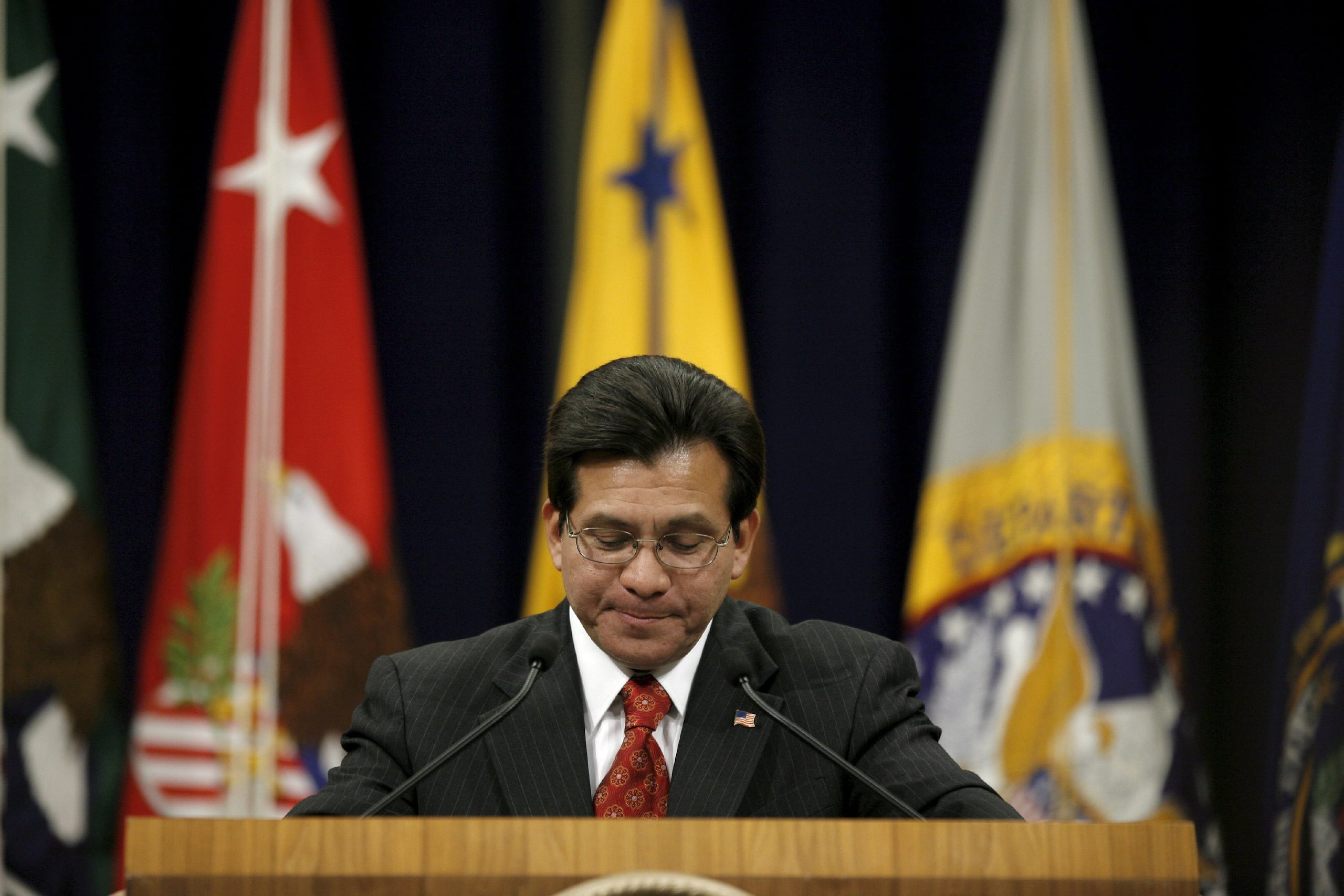 Según Gonzales, el hecho de que muchos de los que ocuparon posiciones importantes durante la presidencia de Trump no lo hayan respaldado, es una imputación sobre el carácter del republicano.