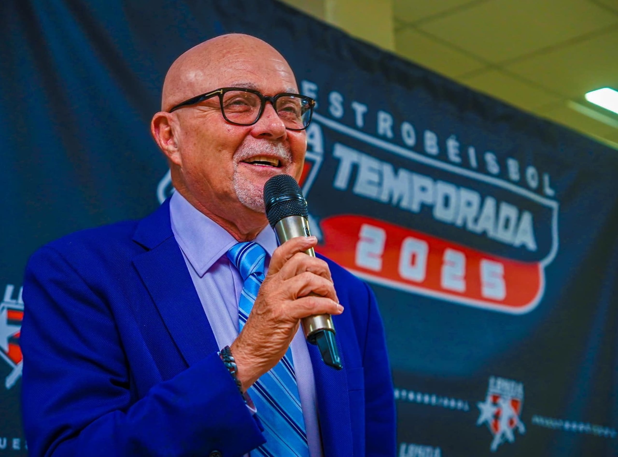 El Dr. José Quiles, presidente de la Federación de Béisbol, presidió la Convención.