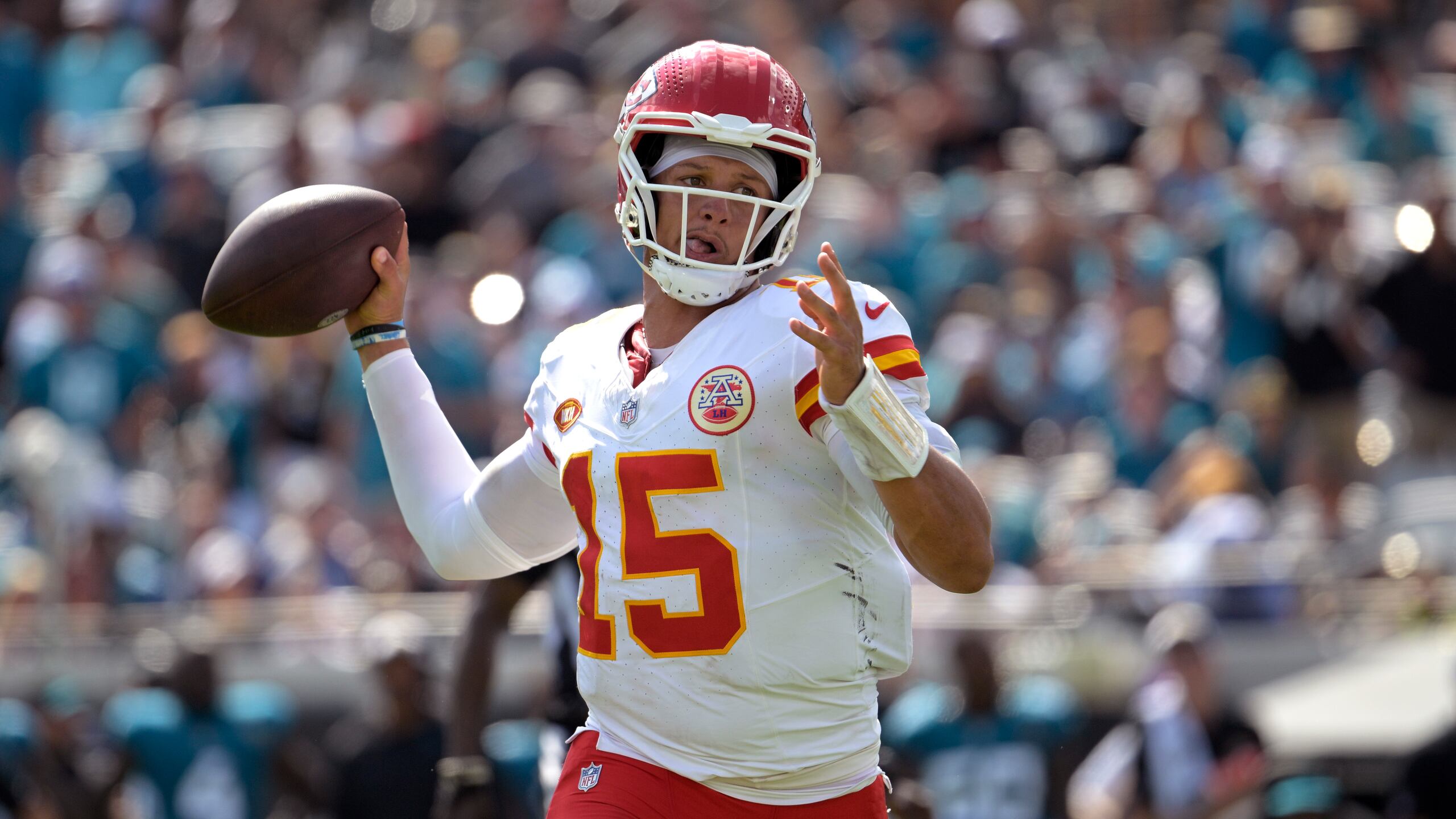 El quarterback Patrick Mahomes, de los Chiefs de Kansas City, firmó por 10 años y $450 millones. Es el mejor contrato en la NFL.