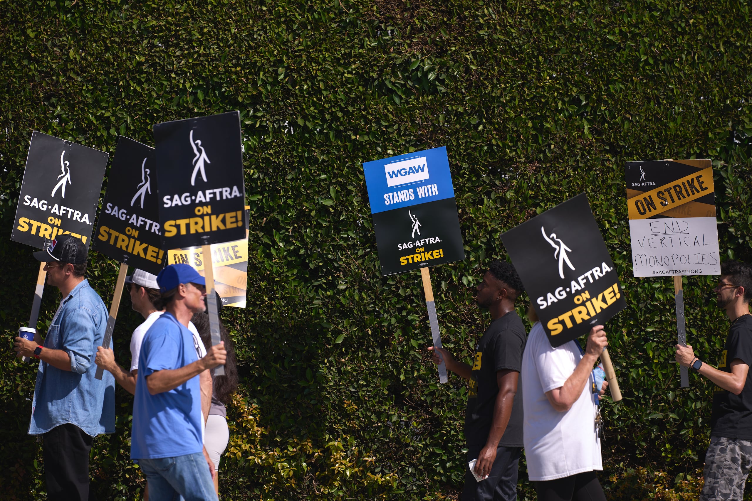 El sindicato de actores de Hollywood acepta reunirse con los estudios tras meses de huelga