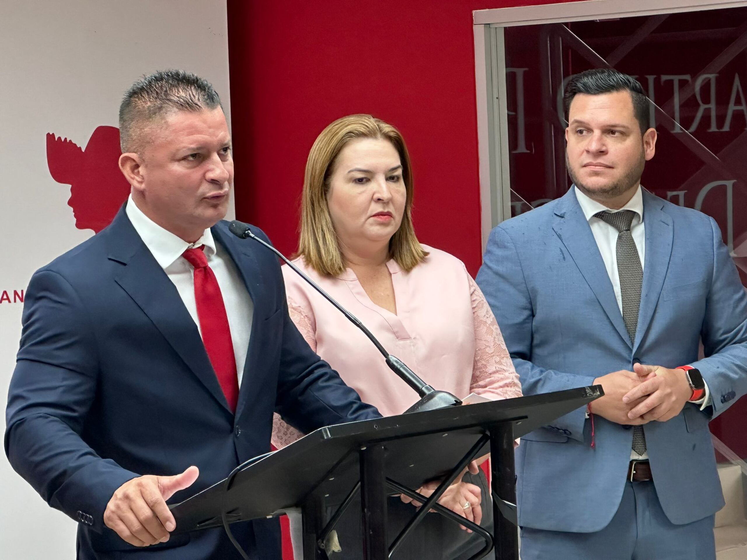 Los legisladores Eladio “Layito” Cardona y Migdalia González Arroyo