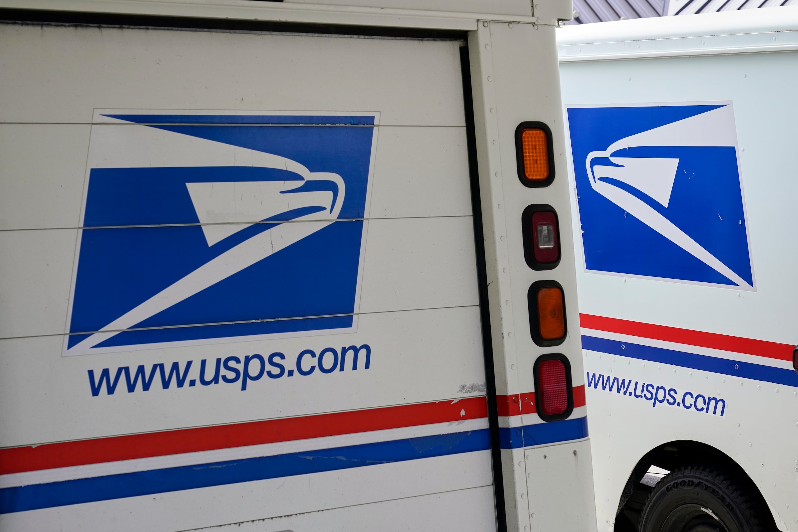 El gobierno mexicano informó que mantendrá el diálogo con Washington, así como los organismos postales internacionales, para definir mecanismos que permitan reanudar los servicios de manera ordenada