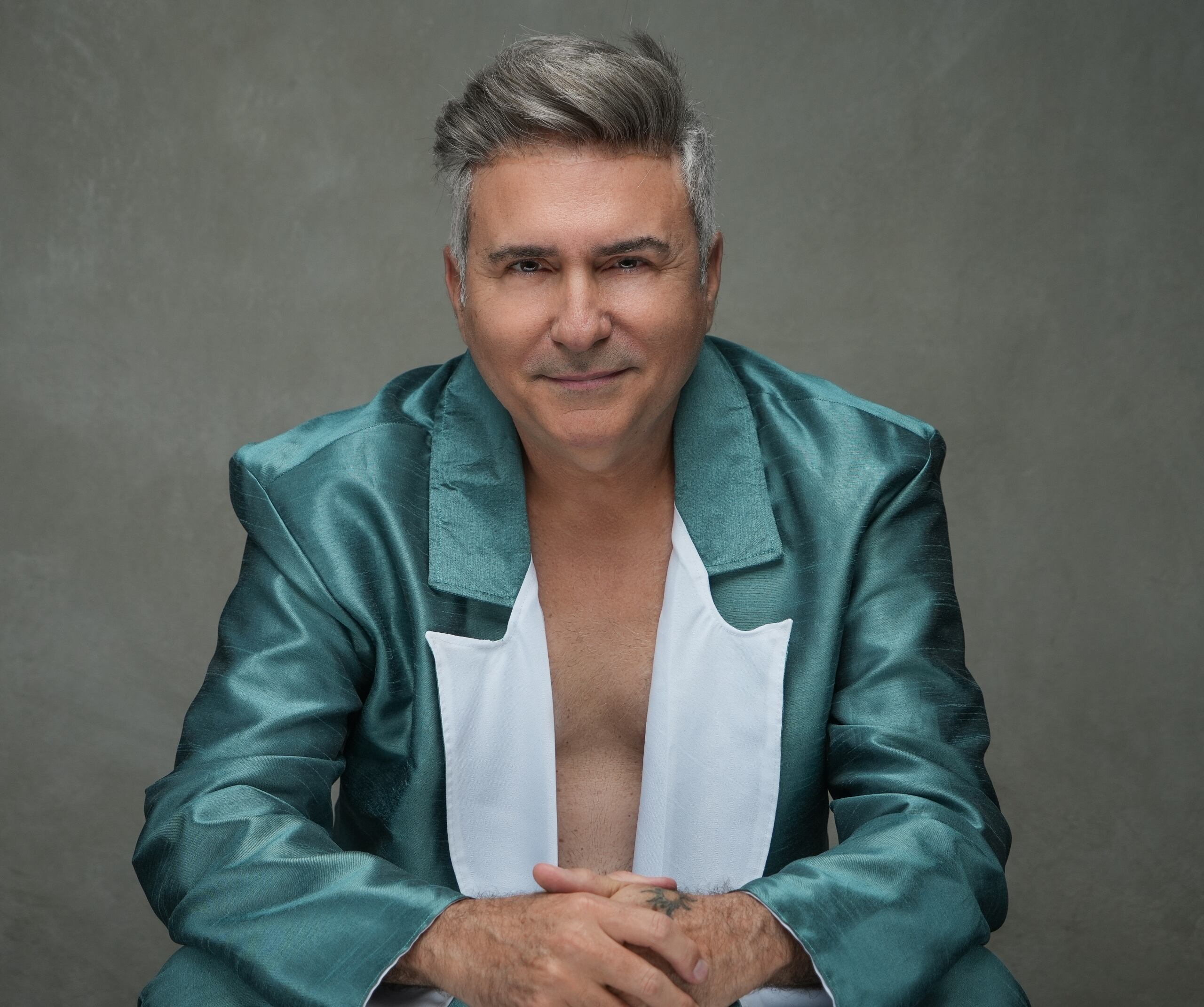 El cantante Alejandro Primero será el encargado de la interpretación.