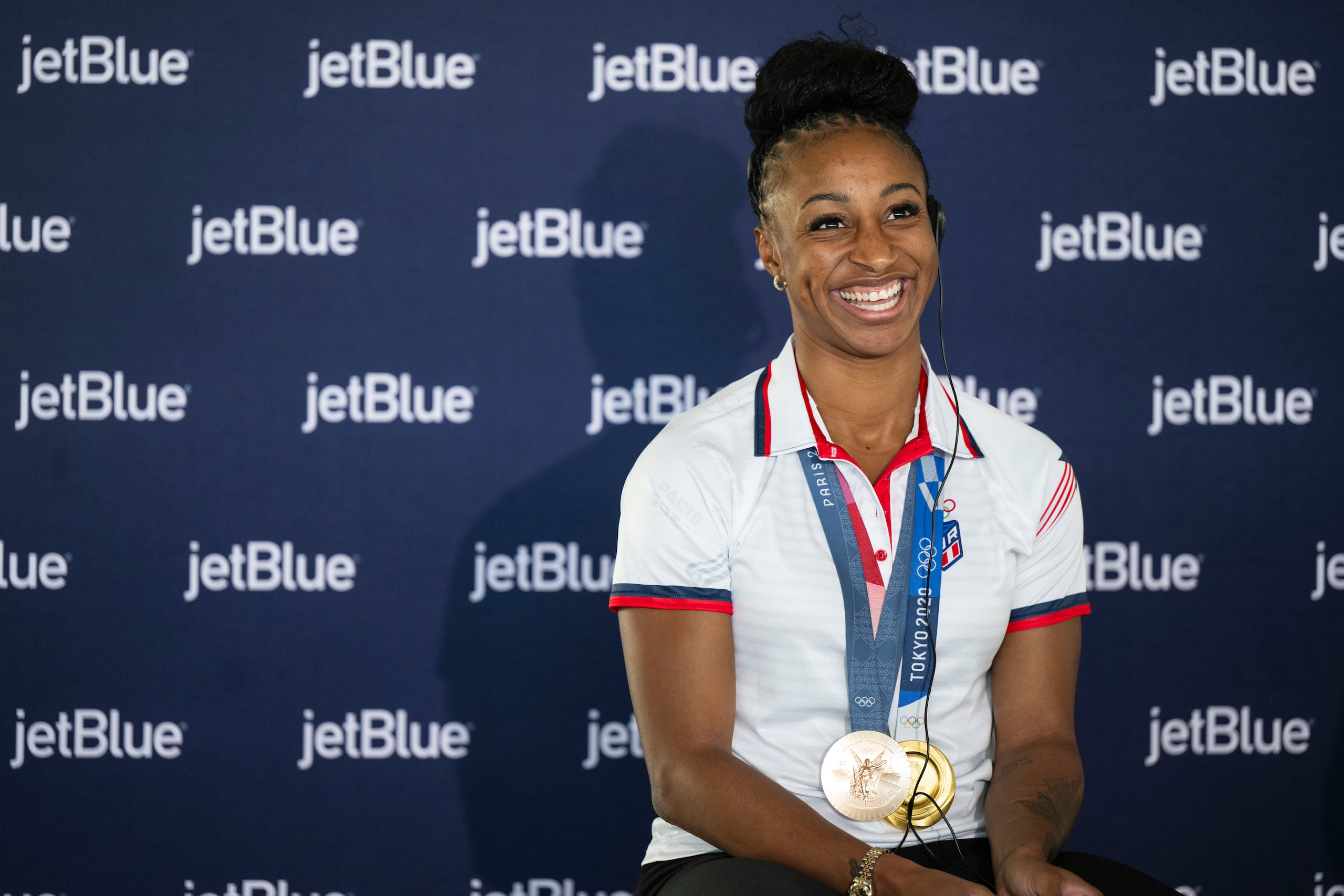 Jasmine Camacho Quinn tuvo una semana especial. El pasado jueves fue recibida con una caravana en Puerto Rico y luego en el fin de semana fue exaltada al Salón de la Fama de su universidad.