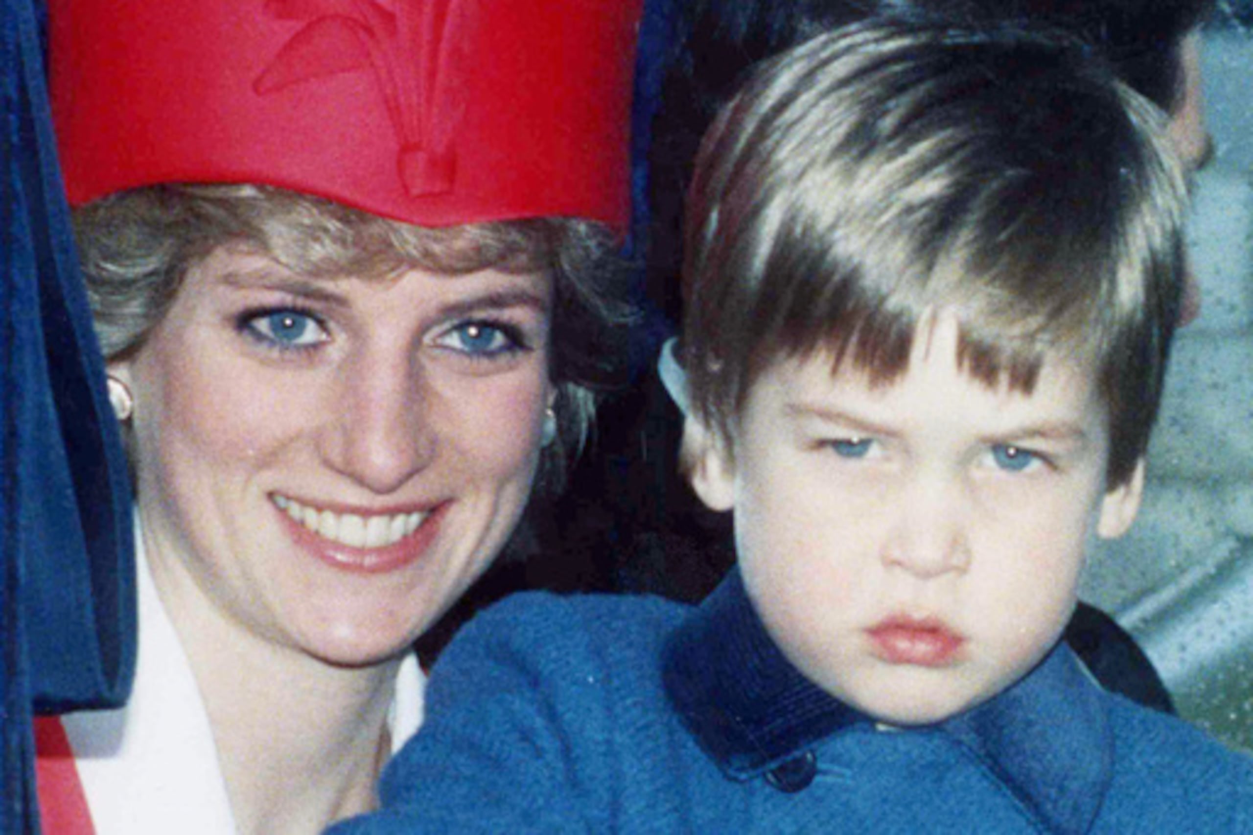 La Princesa Diana de Gran Bretaña y su hijo el Príncipe William.