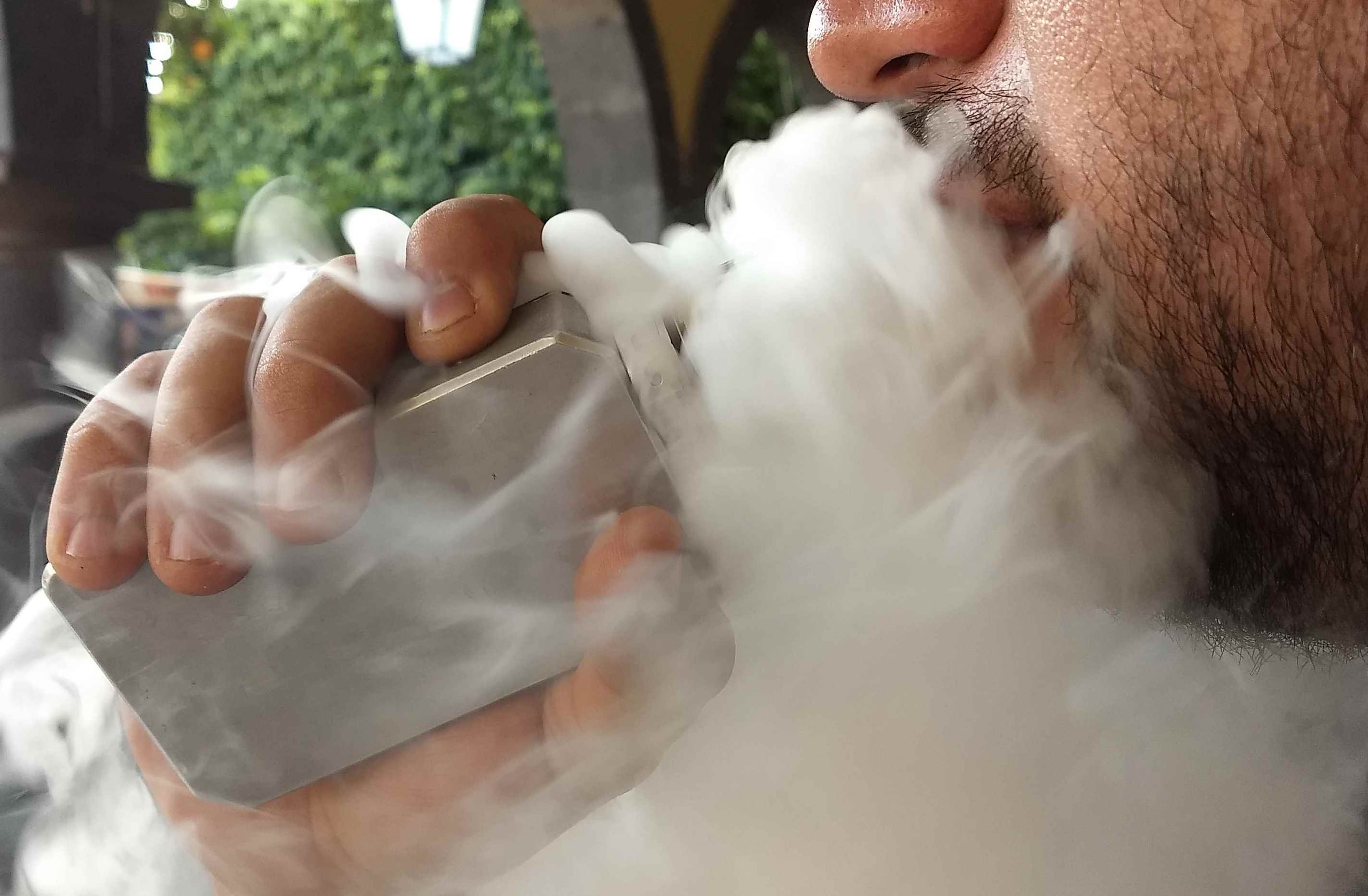 De acuerdo con los CDC, hasta el momento, 37 personas han muerto en Estados Unidos por el uso de vapeadores. (EFE)