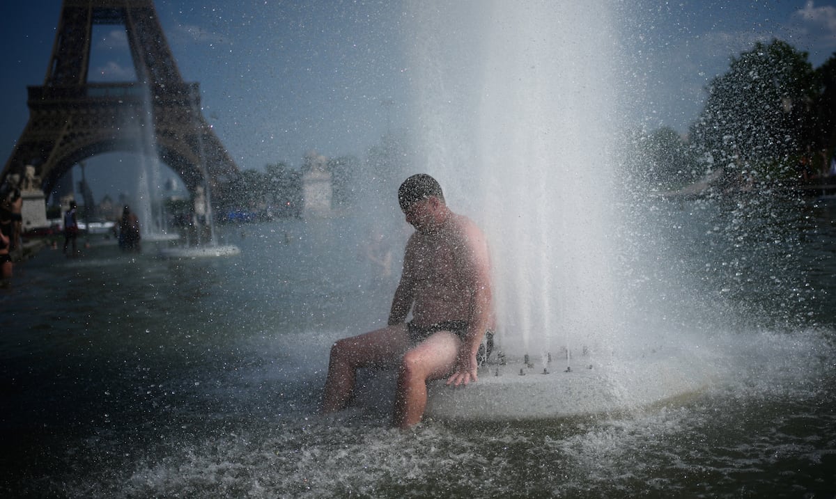 France records about 1,000 additional deaths in extreme heat wave
