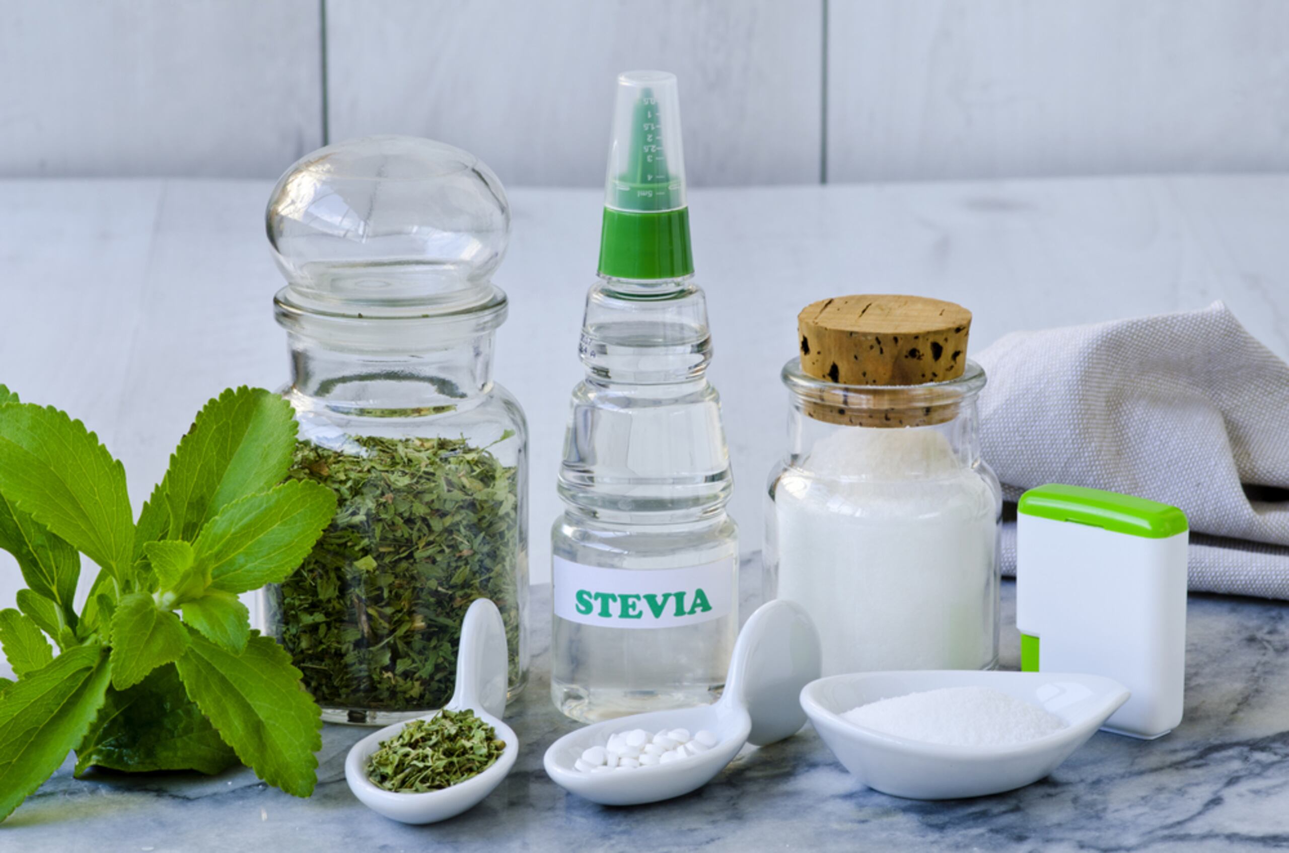 En vez de eliminar alimentos de tu dieta, mejor sustitúyelos por alimentos que aporten a tu nutrición y así evitarás enfermedades crónicas y aumento de peso.