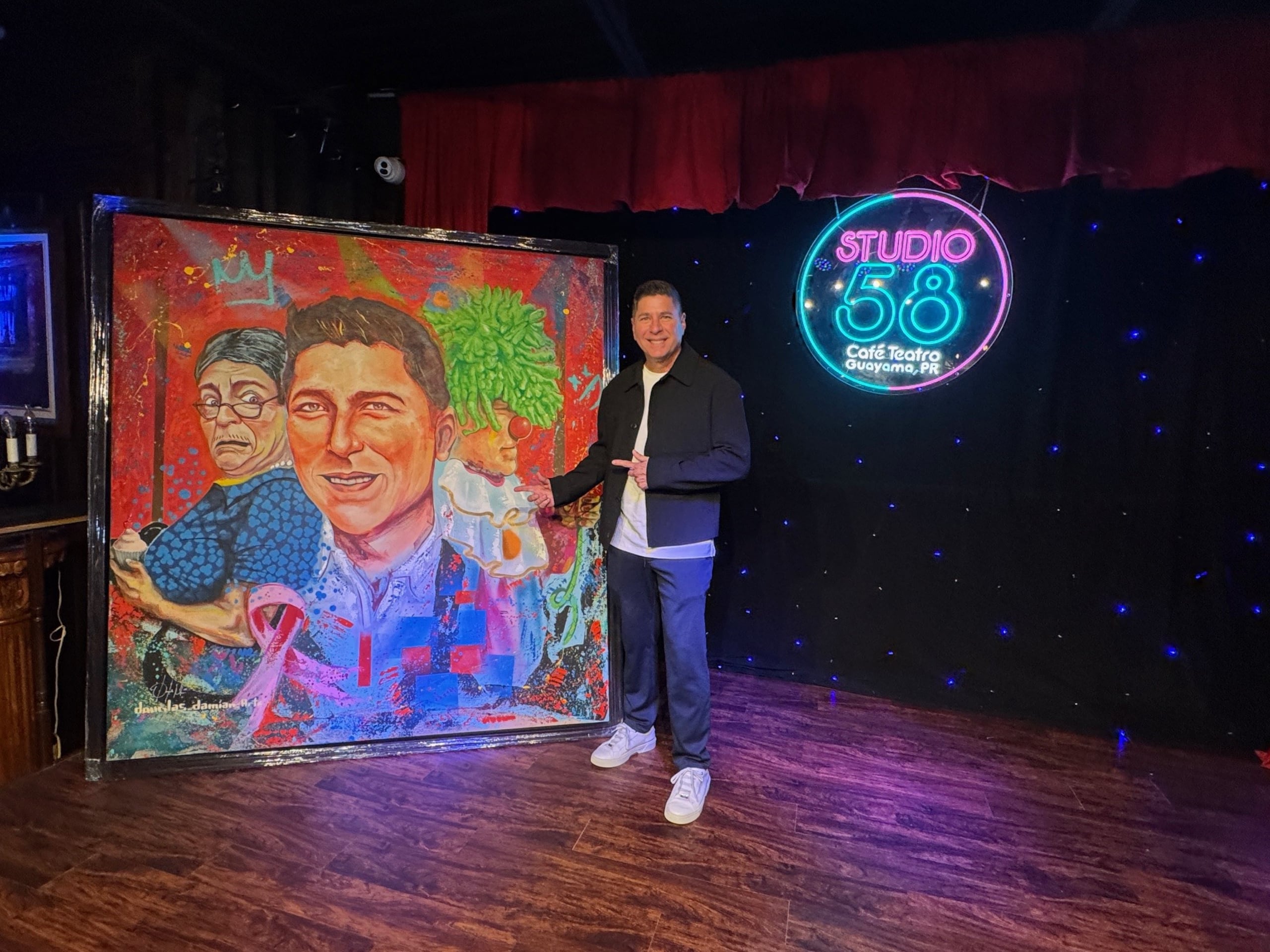 La obra es un acrílico en canvas a cargo del pintor boricua Douglas Damián Maldonado.