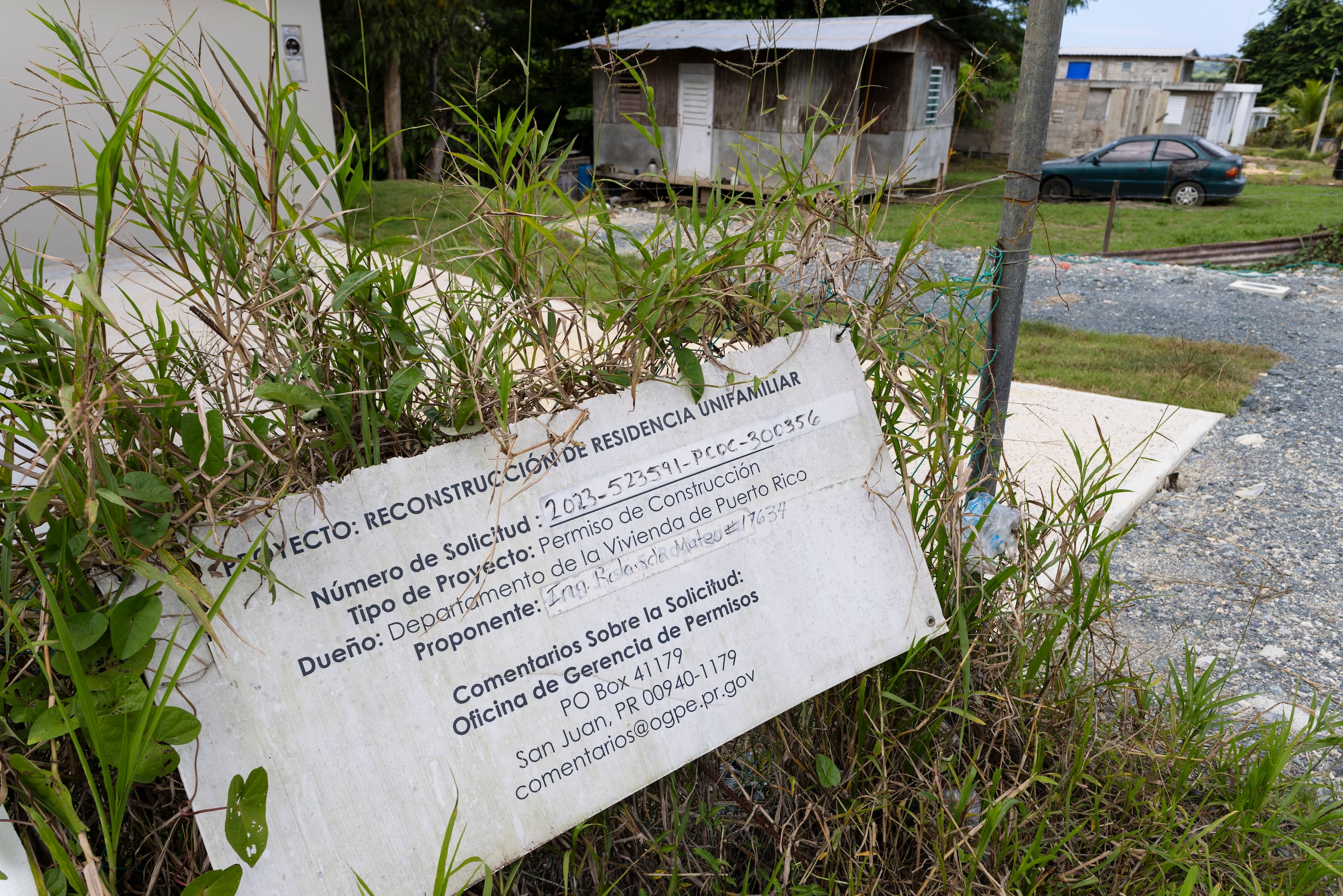 Residentes habían denunciado que se les había revocado la aprobación para la reconstrucción de sus viviendas.