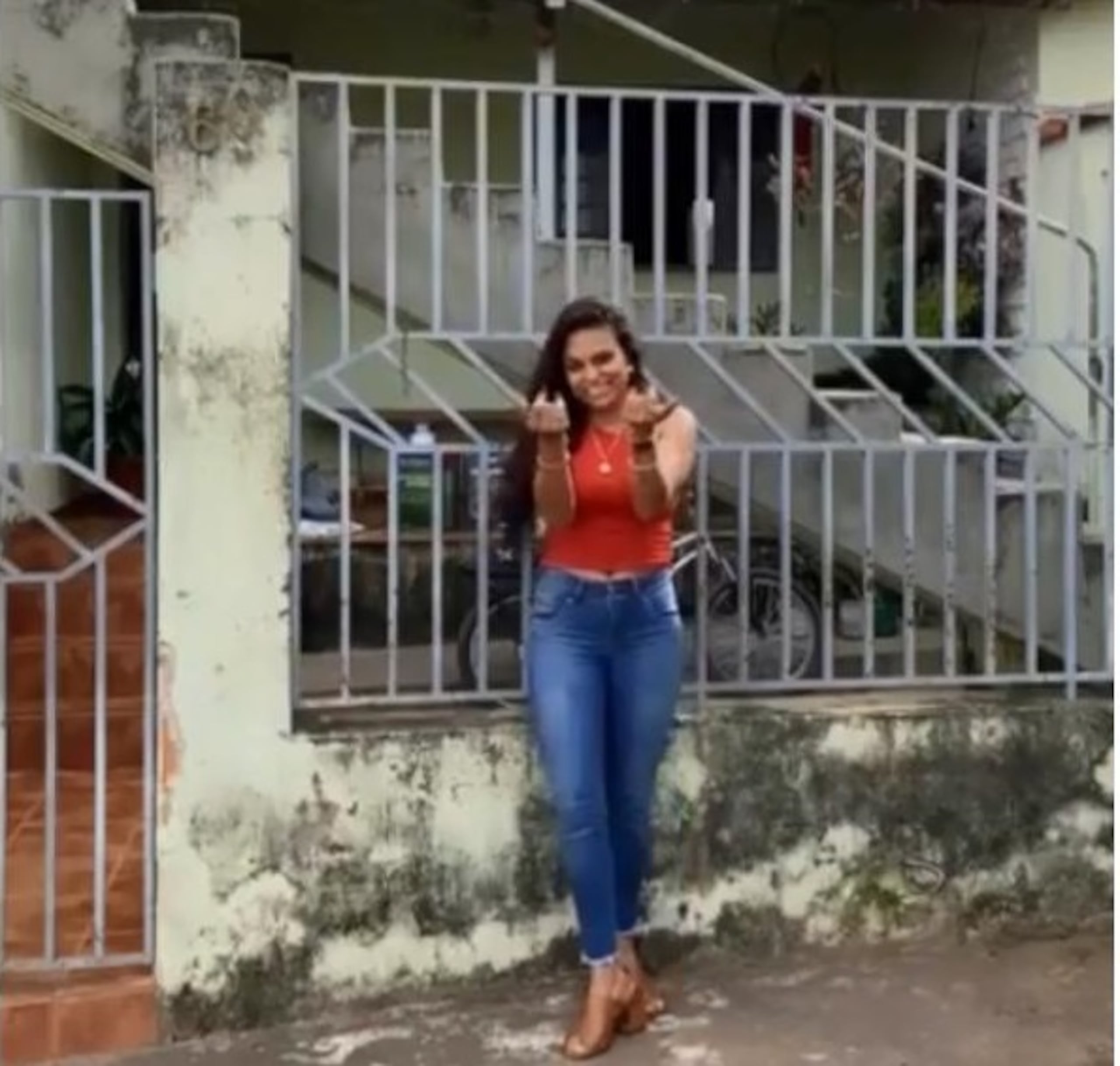 Los videos en los que la influencer mostraba como remodelaba la casa de sus padres, se tornaron viral en TikTok.