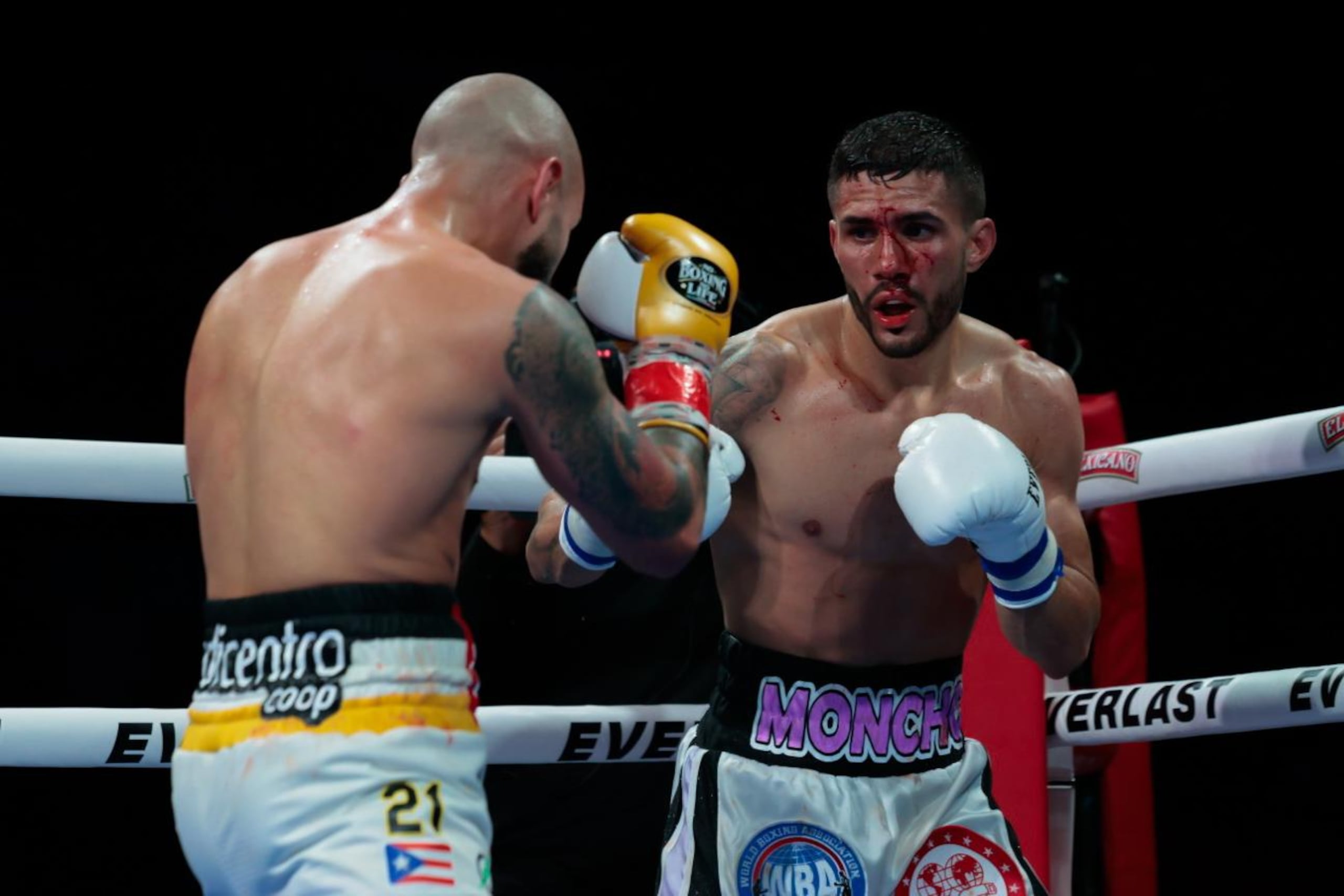 Dos jueces vieron la pelea 97-93 a favor de Lebrón, y el tercero, 96-94, a favor de Díaz en la pelea escenificada a un máximo de 10 asaltos.