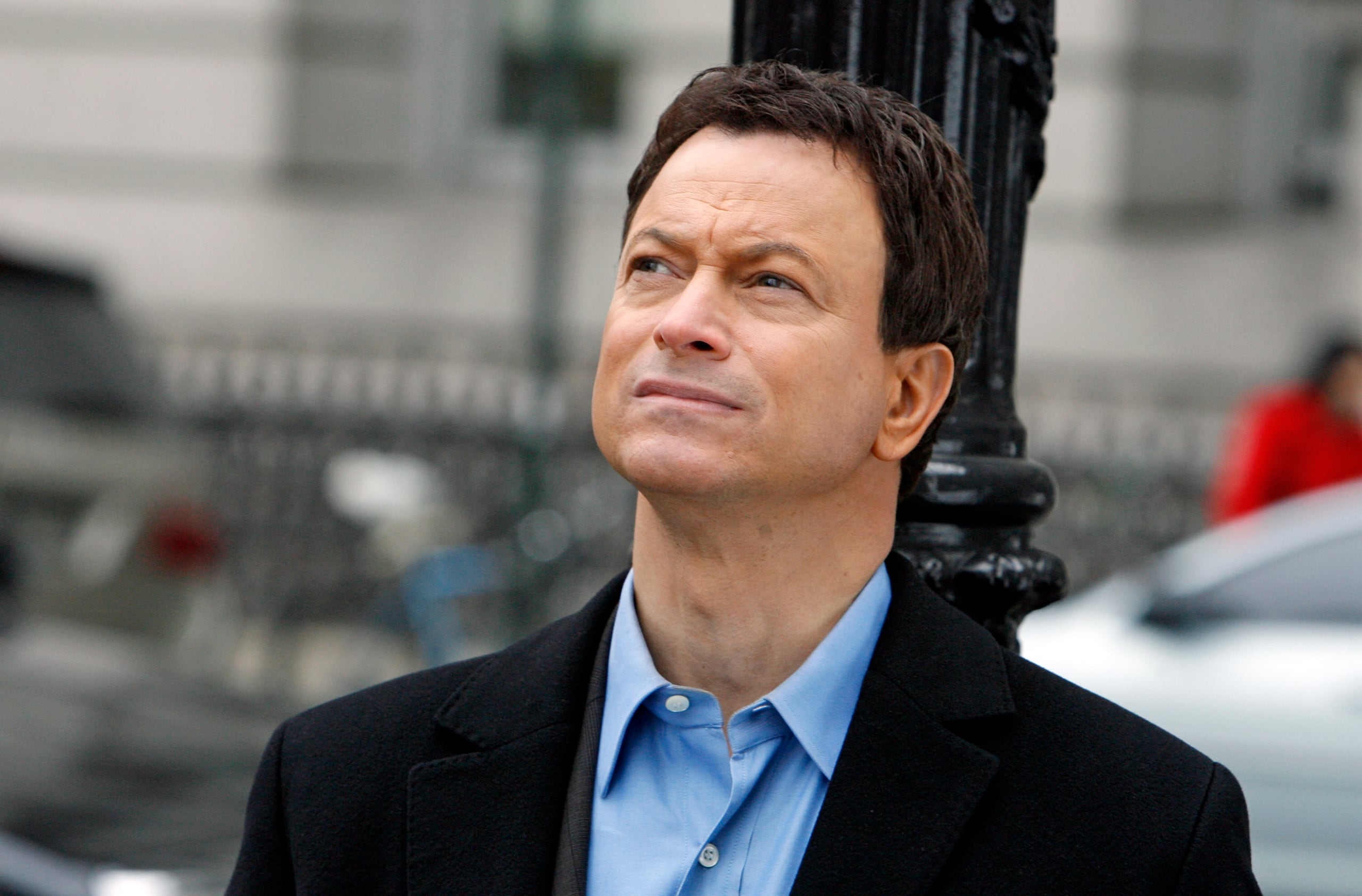 Gary Sinise interpretó al detective Mac Taylor en la serie "CSI: NY". En la foto aparece durante una escena que se filmaba en Nueva York el 22 de marzo de 2007.