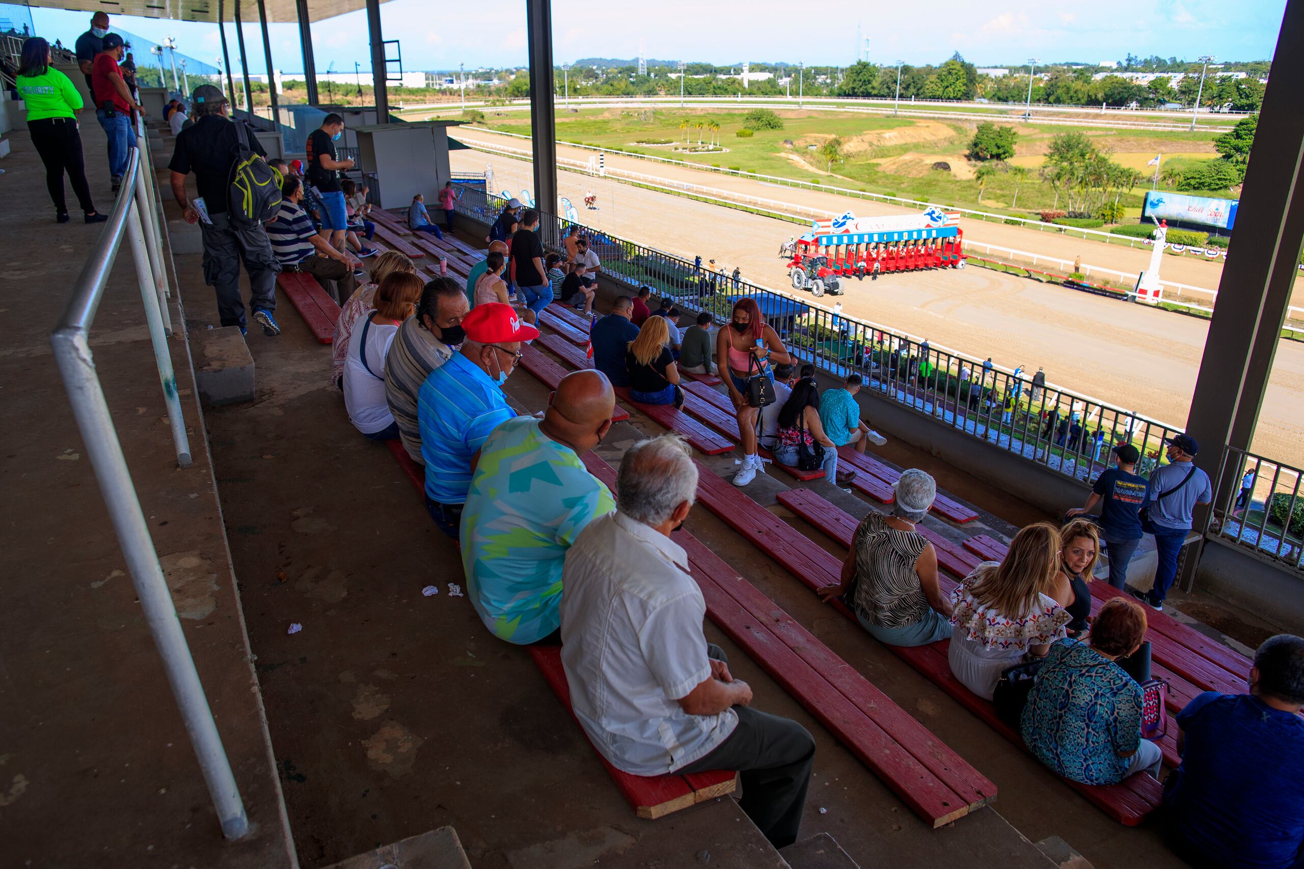 Canóvanas , Puerto Rico, Diciembre 5, 2021 - DEPORTES - FOTOS para ilustrar una historia sobre los eventos de hipismo en el Hipódromo Camarero incluyendo el Clásico del Caribe. EN LA FOTO una vista del ambiente en el hipódromo.
FOTO POR: tonito.zayas@gfrmedia.com
Ramon " Tonito " Zayas / GFR Medió