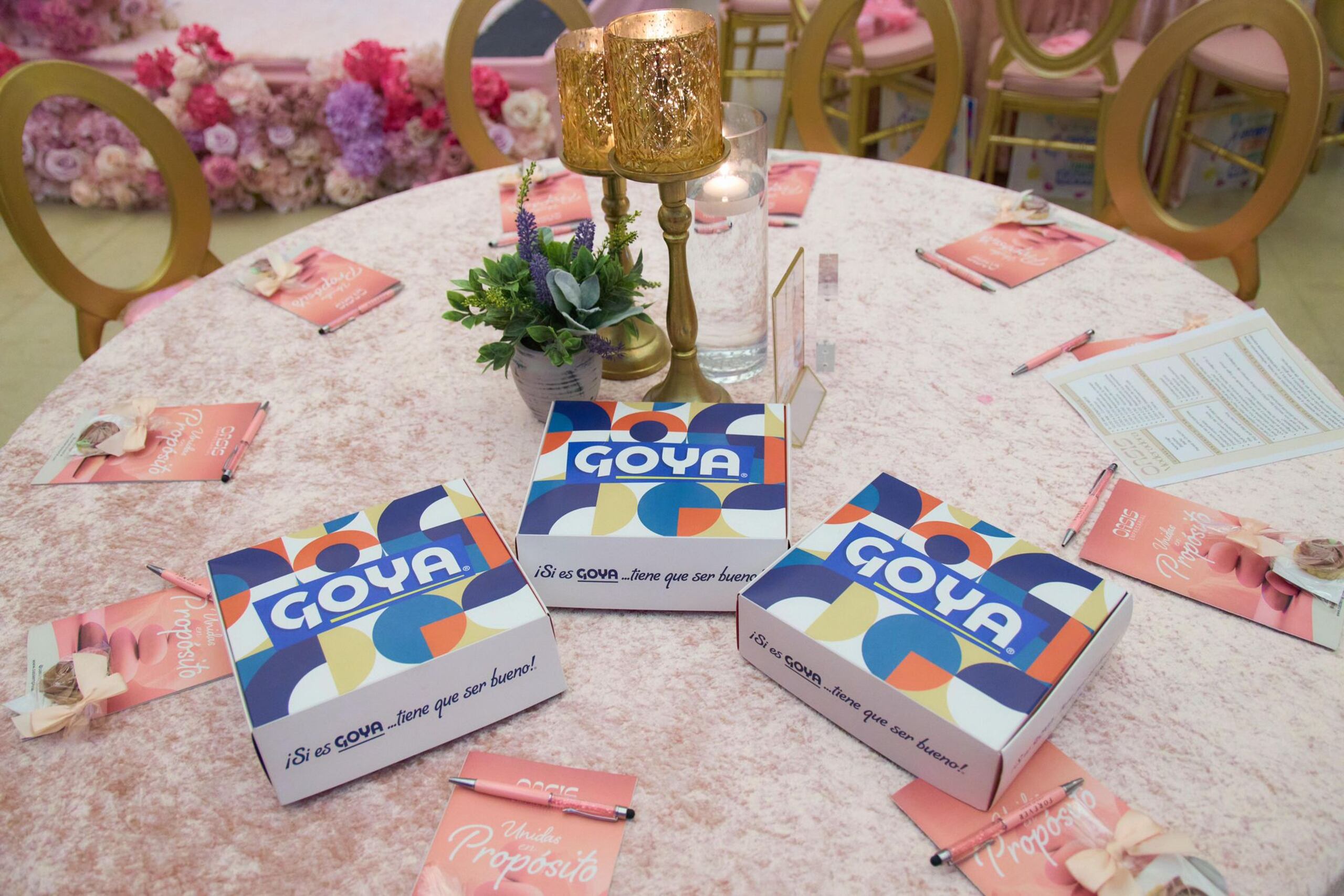 Elementos de la iniciativa de Goya Día Nacional de Comer en Casa y en Familia, durante el evento.