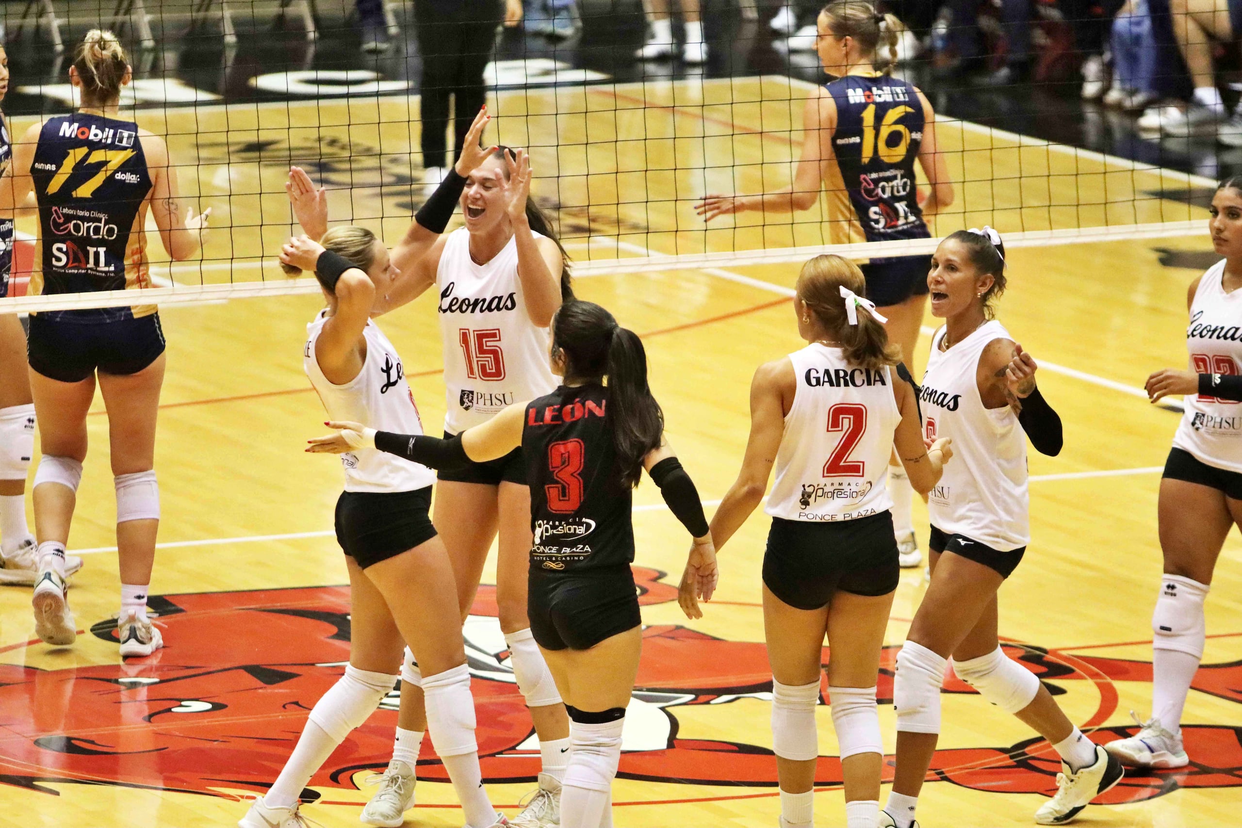 Leonas de Ponce juegan para 0-2 en la serie final.