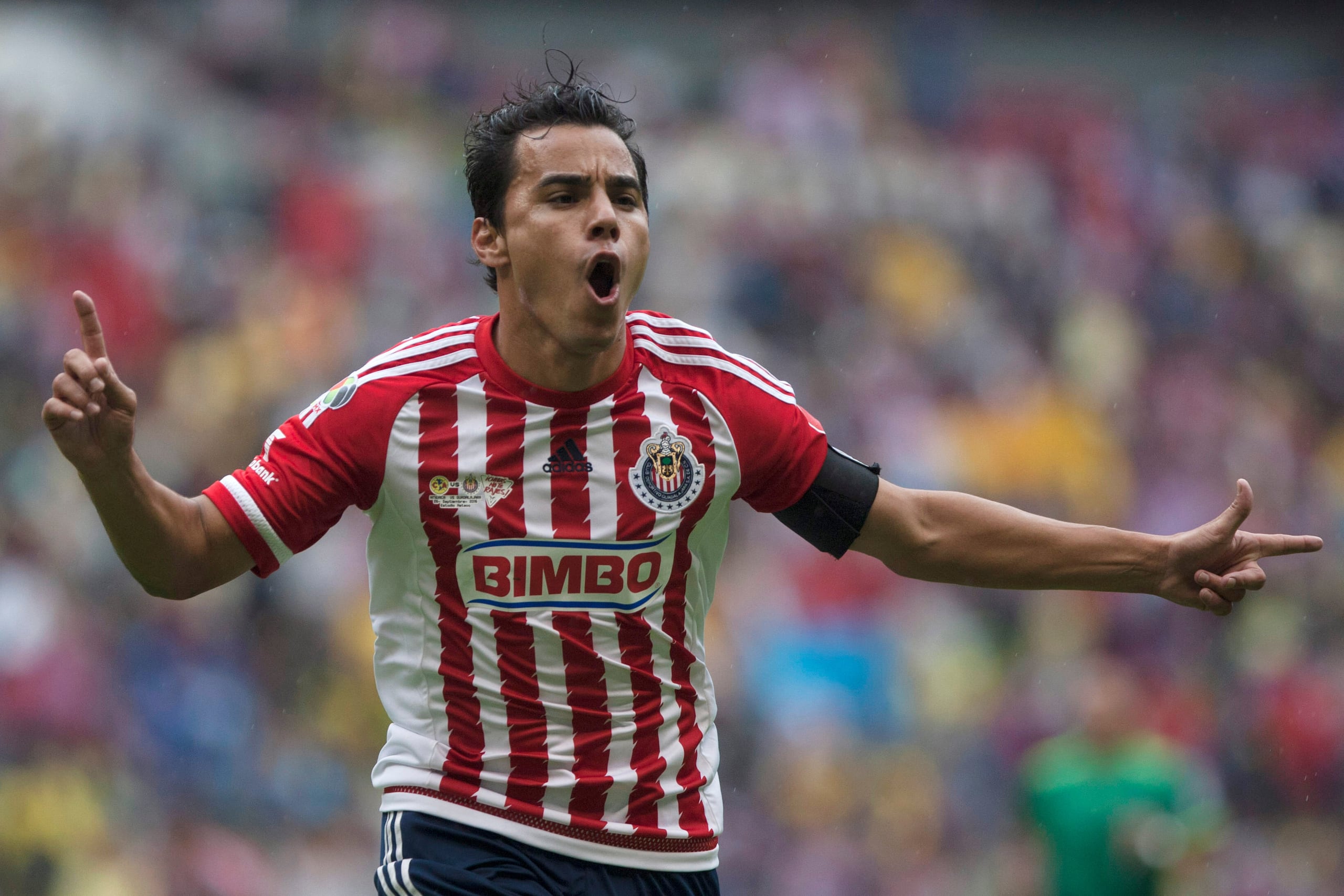 Foto del 26 de septiembre del 2025, Omar Bravo de Chias celebra tras anotar en el clásico del fútbol mexicano ante el América. (AP Foto/Christian Palma, Archivo)