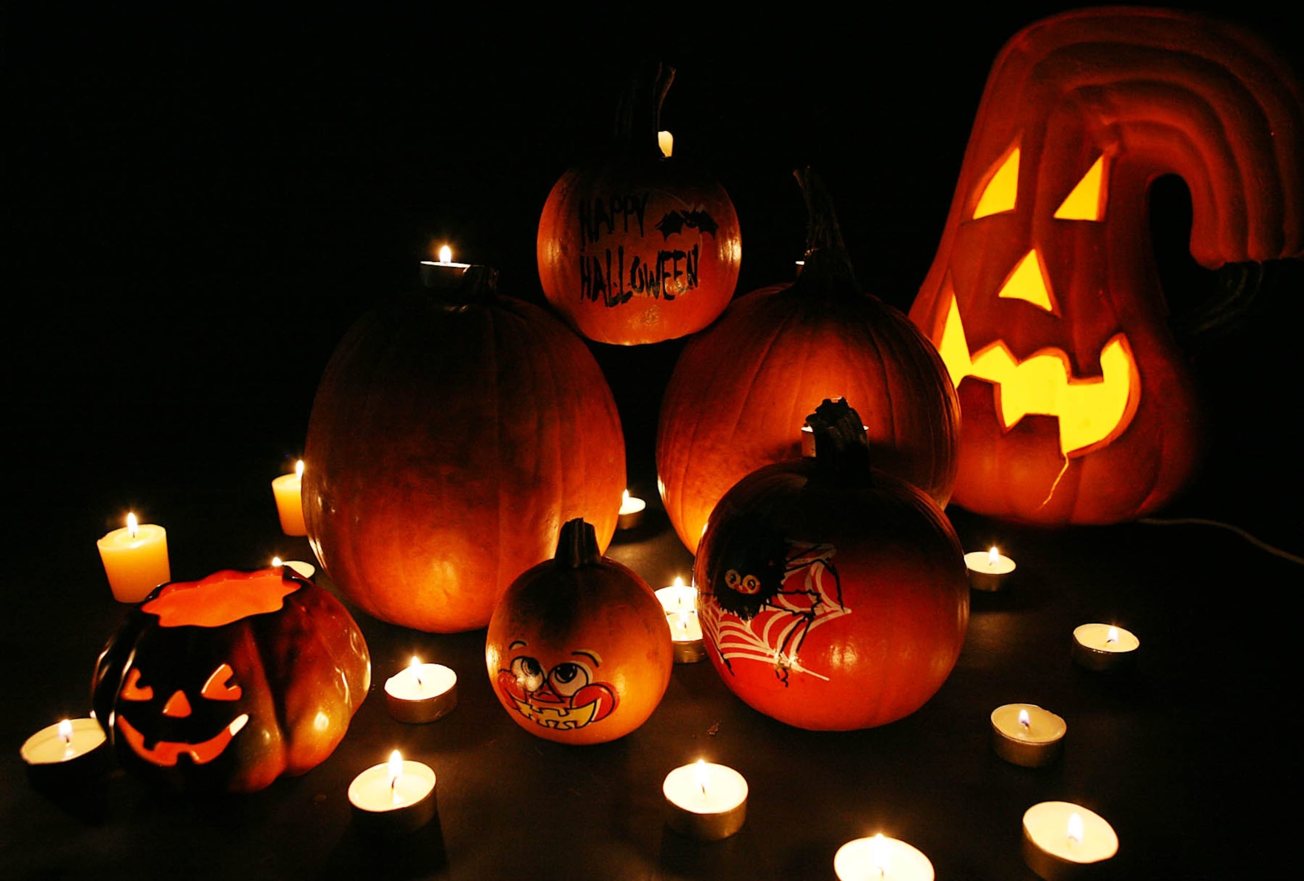 Cuando tengas tus imágenes listas, puedes comenzar con el proceso para activar el modo Halloween en WhatsApp.