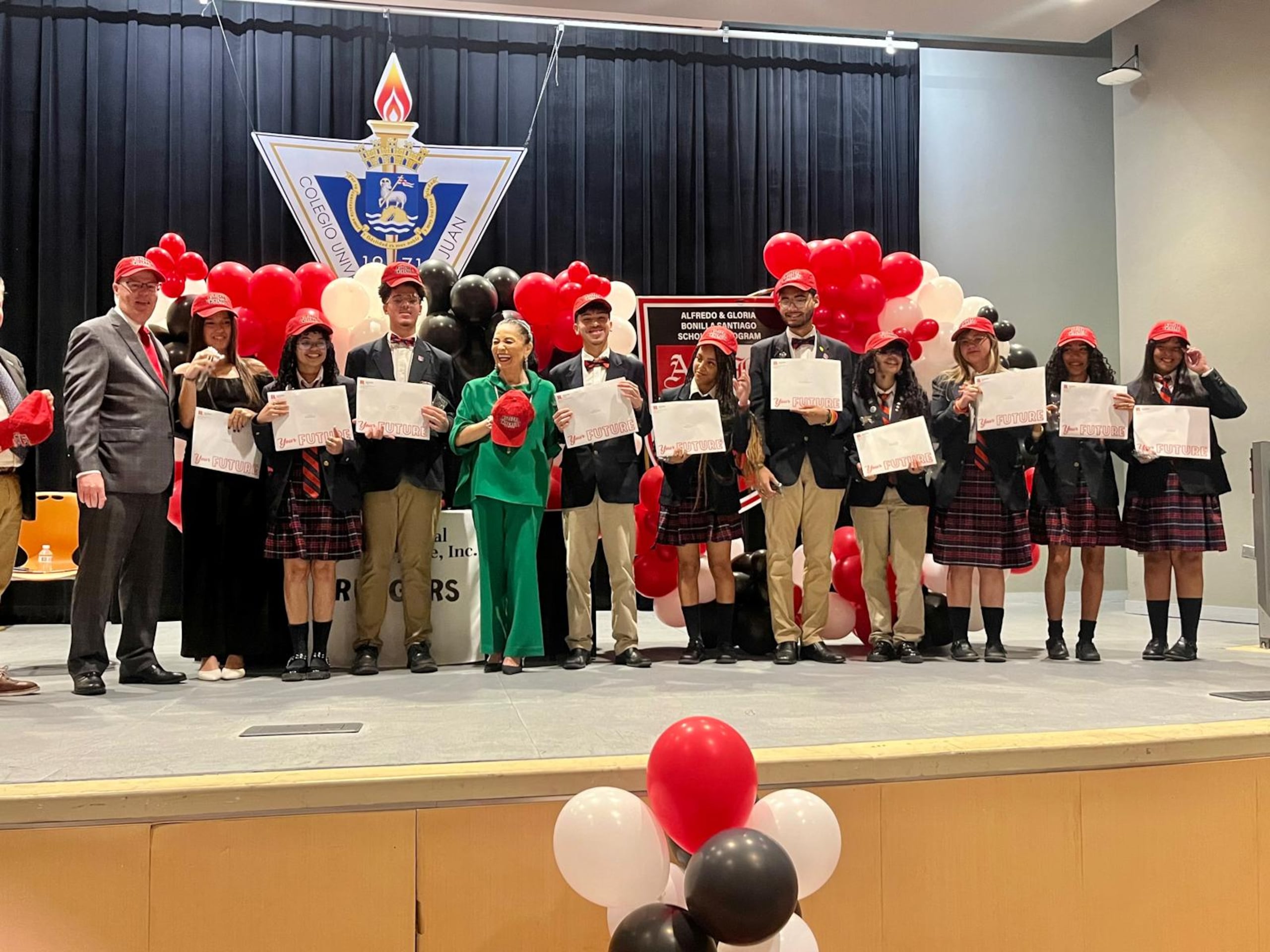 Durante todo el proceso, serán acompañados por personal de LEAP que servirá como apoyo y guía.