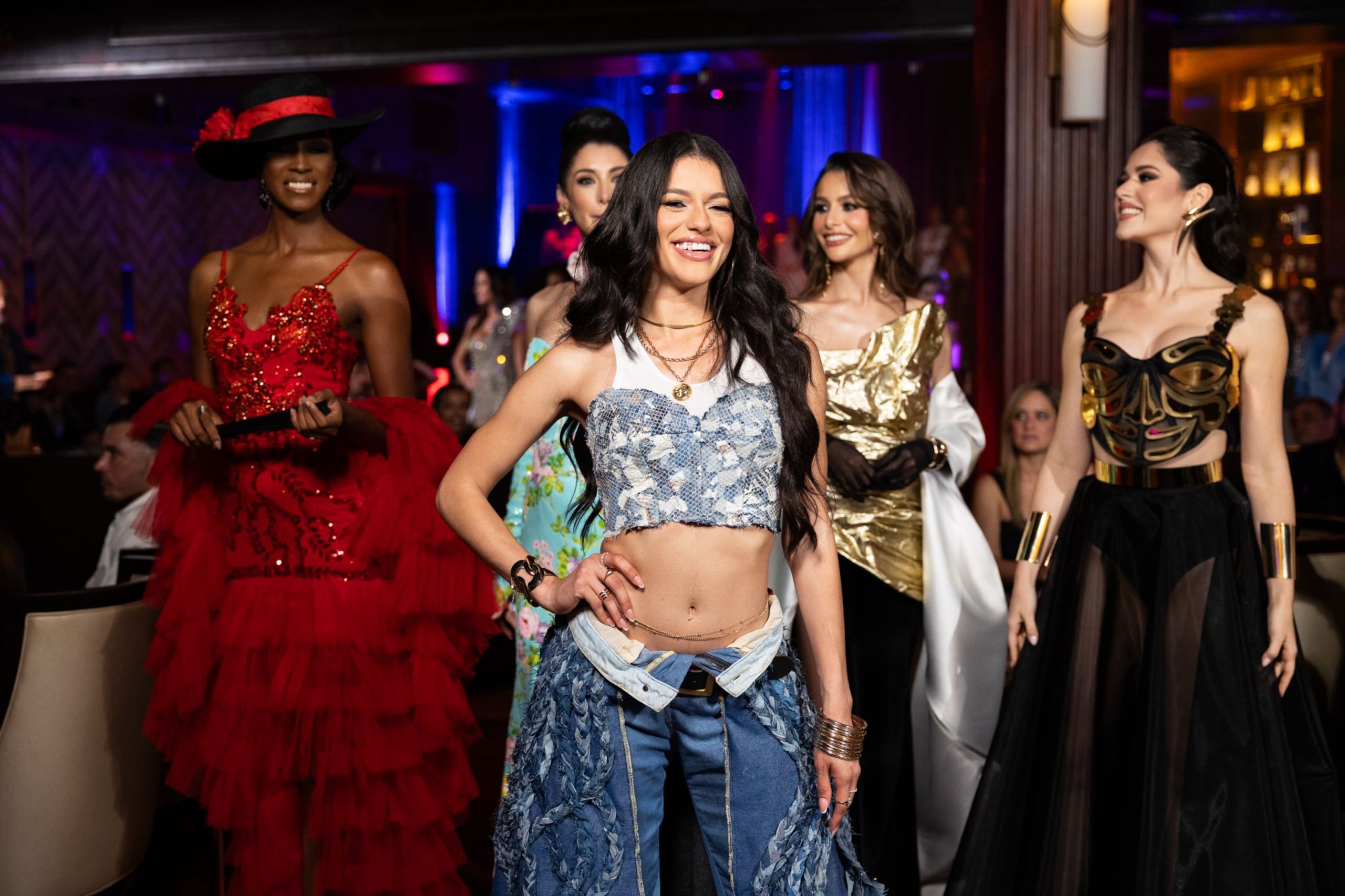 Kellyan Soto, Miss San Juan, dominó la competencia con su ajuar de mahones “upcycled” de Rebekah Carrucini.