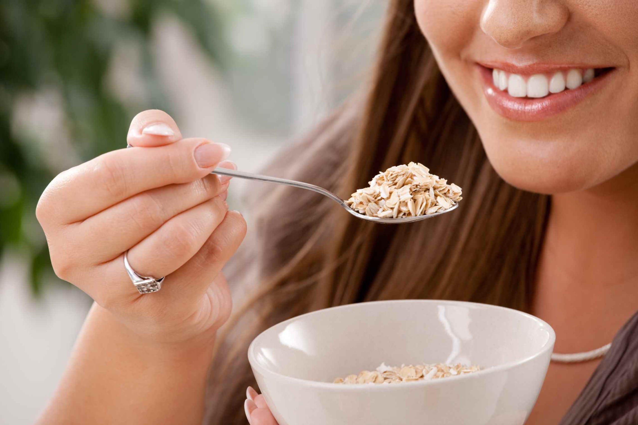 Desayunar disminuye la tentación de picar durante la mañana. (Thinkstock)
