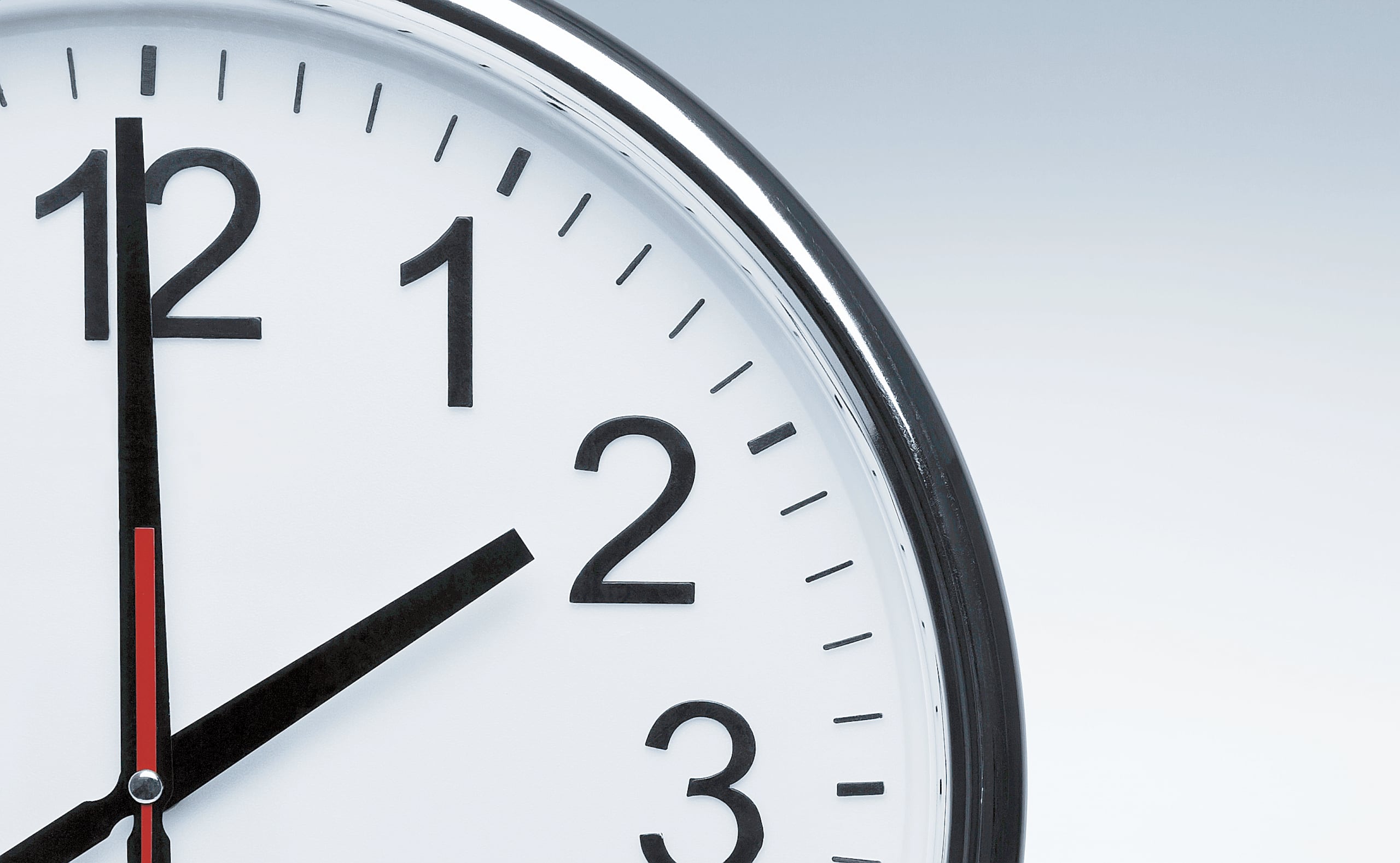 A las 2:00 a.m., el reloj se atrasa una hora en los estados continentales, lo que variará la diferencia de horas entre Estados Unidos y Puerto Rico.