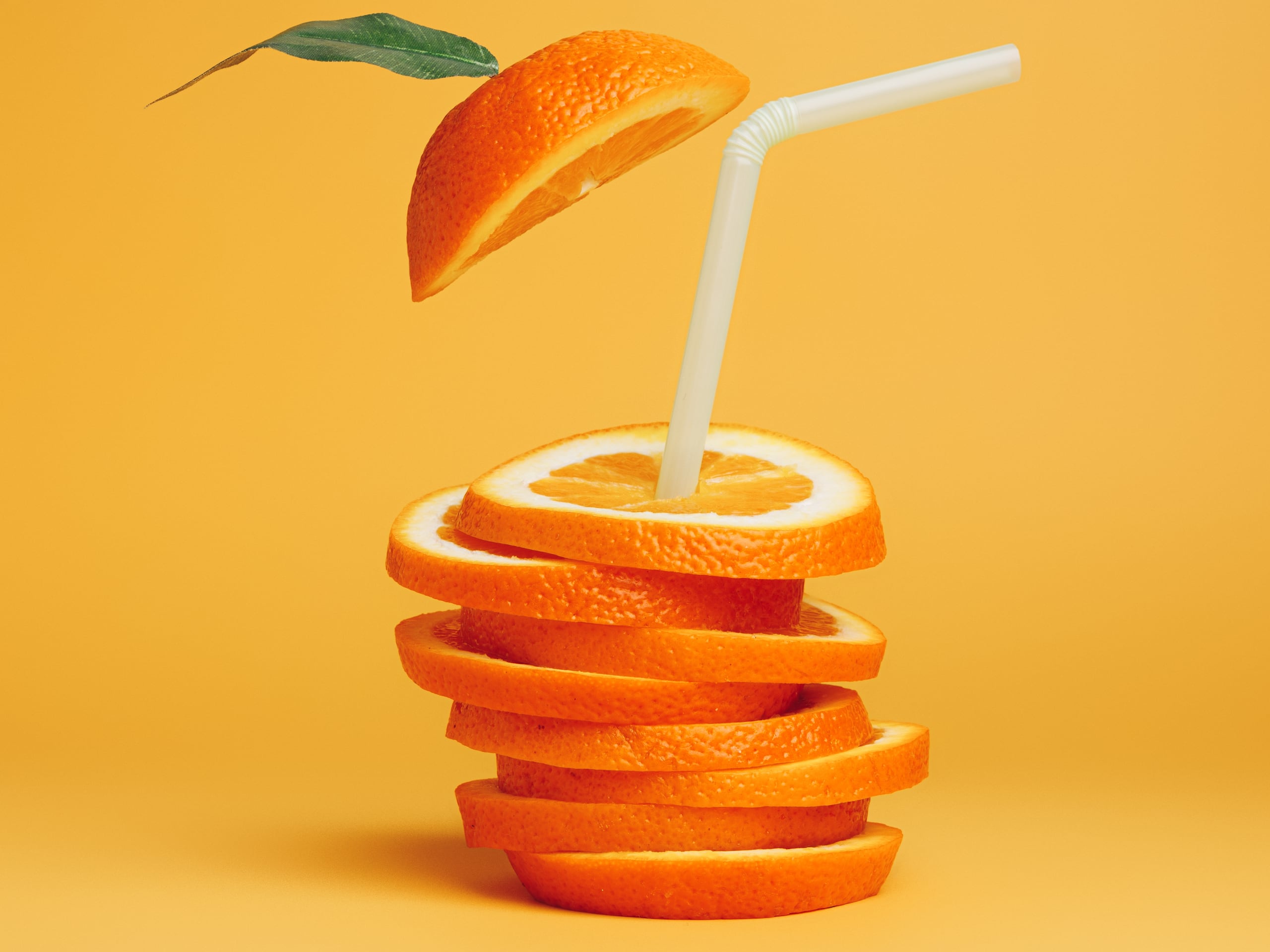 La estrategia para prevenir las deficiencias de micronutrientes es el consumo de alimentos variados y ricos en nutrientes.