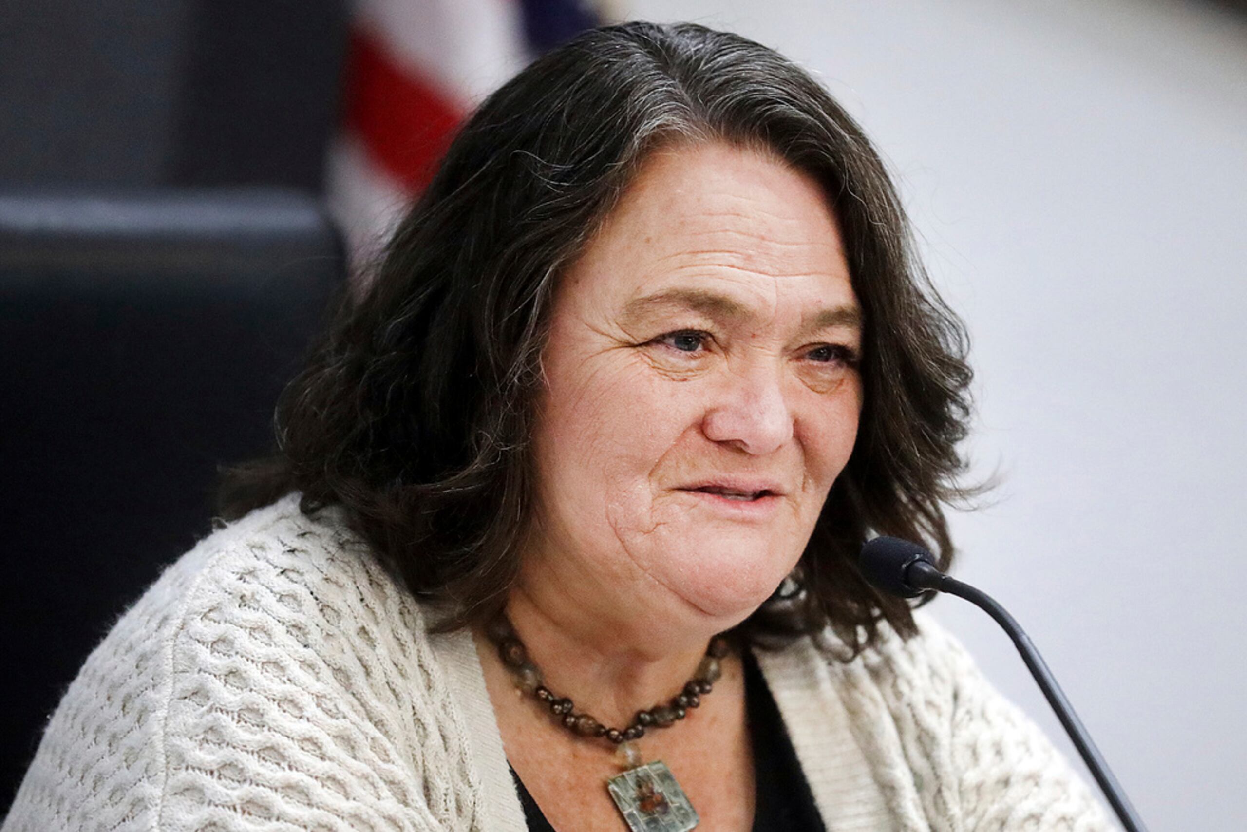 Peggy Judd, supervisora del condado de Cochise, durante una reunión pública, el 1 de diciembre de 2022, en Sierra Vista, Arizona.