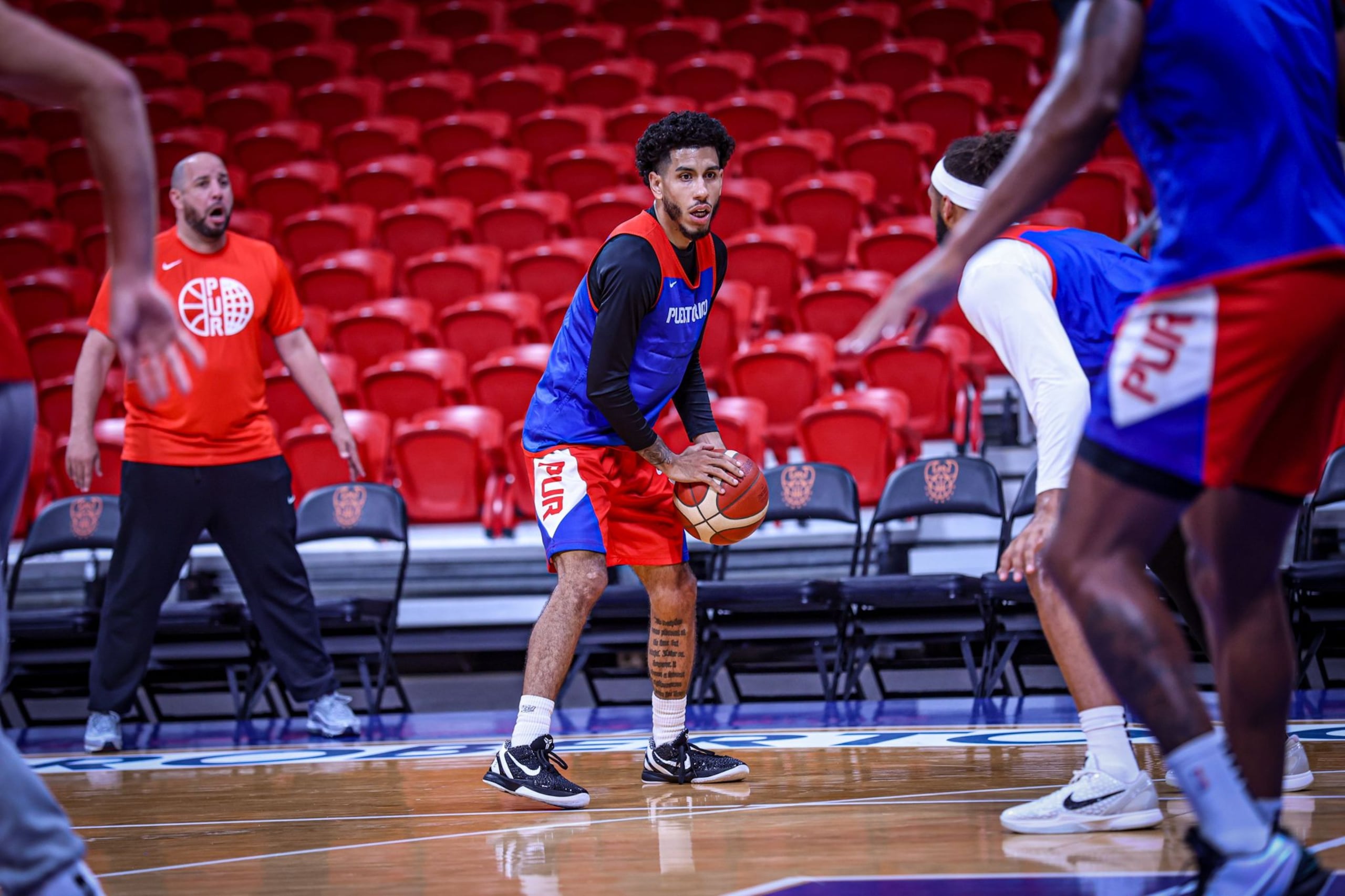 Andre Curbelo durante una práctica del Equipo Nacional para el torneo AmeriCup 2025.