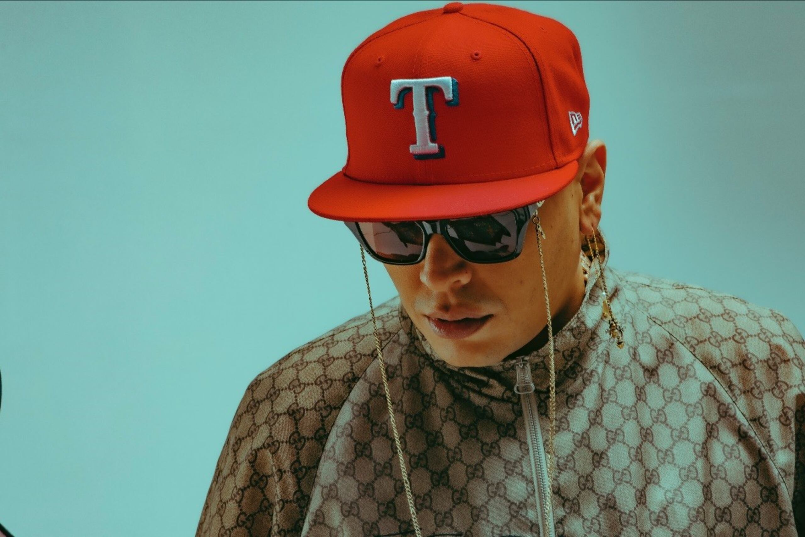 El álbum presenta 18 temas.