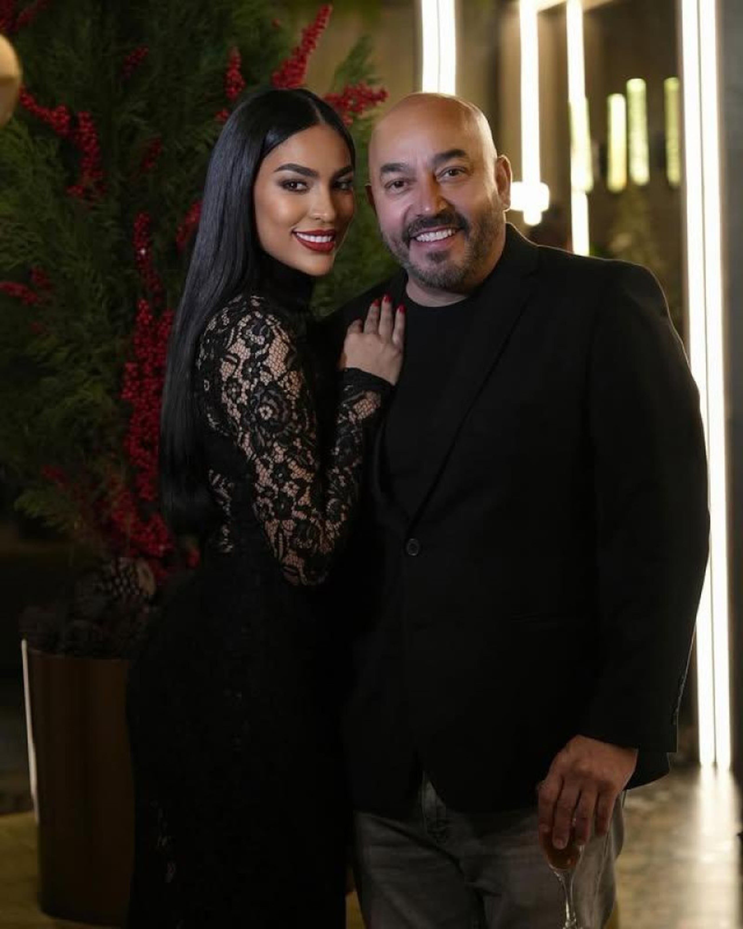 Lupillo Rivera y Taina Pimentel.