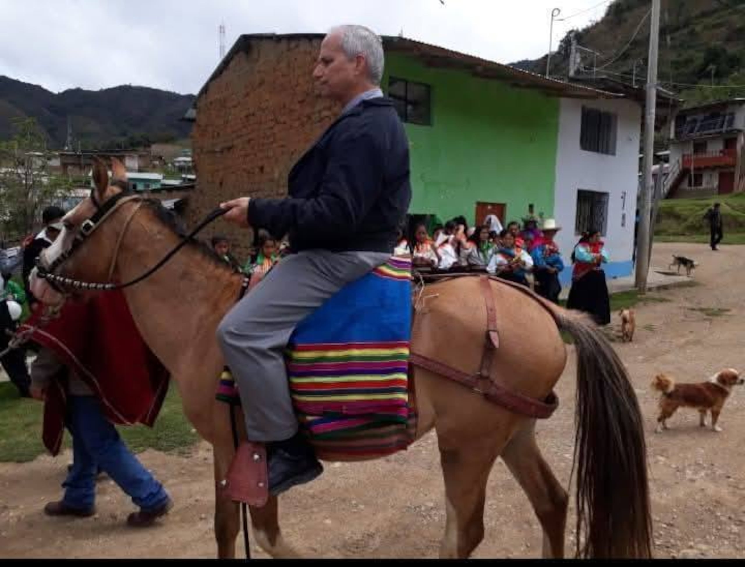 Aunque no se han revelado detalles sobre la ubicación de dicha foto, ha sido asociada a la labor que Prevost desempeñó en las comunidades de Perú, antes de convertirse en pontífice.