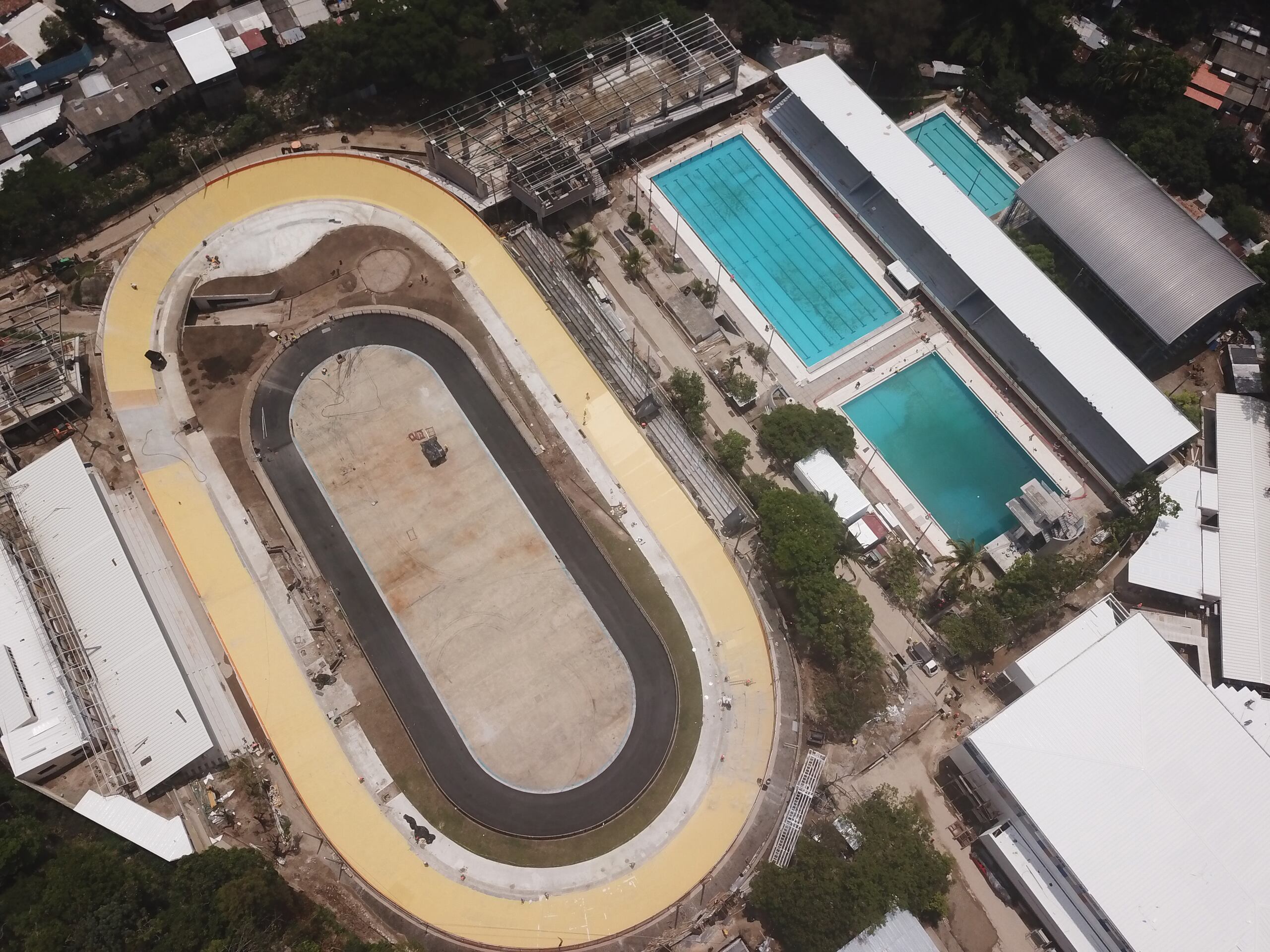 Fotografía aérea del Complejo Deportivo El Polvorín, una de las sedes deportivas de los XXIV Juegos Centroamericanos y del Caribe San Salvador 2023, el 8 de junio de 2023, en San Salvador (El Salvador).