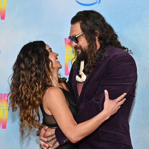 FOTOS: Lo que hicieron Jason Momoa y Adria Arjona en una alfombra roja