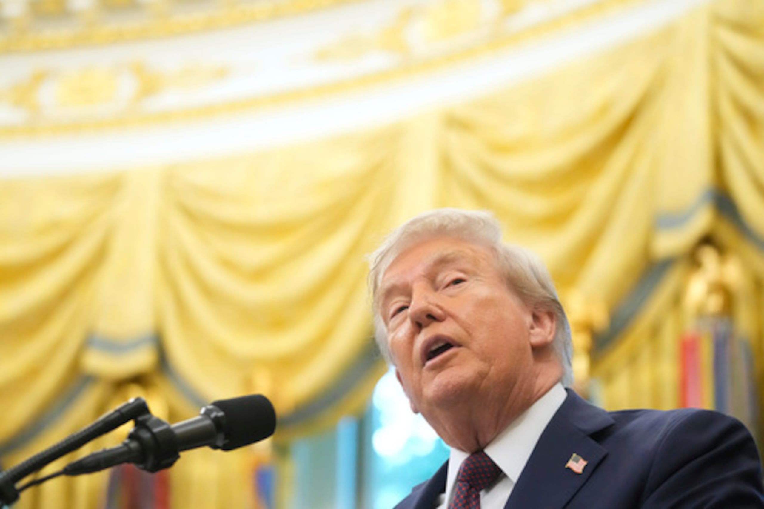 “El ataque se realizó mientras los terroristas estaban en el mar en aguas internacionales, transportando narcóticos ilegales rumbo a Estados Unidos”, aseveró Trump en una publicación en redes sociales.